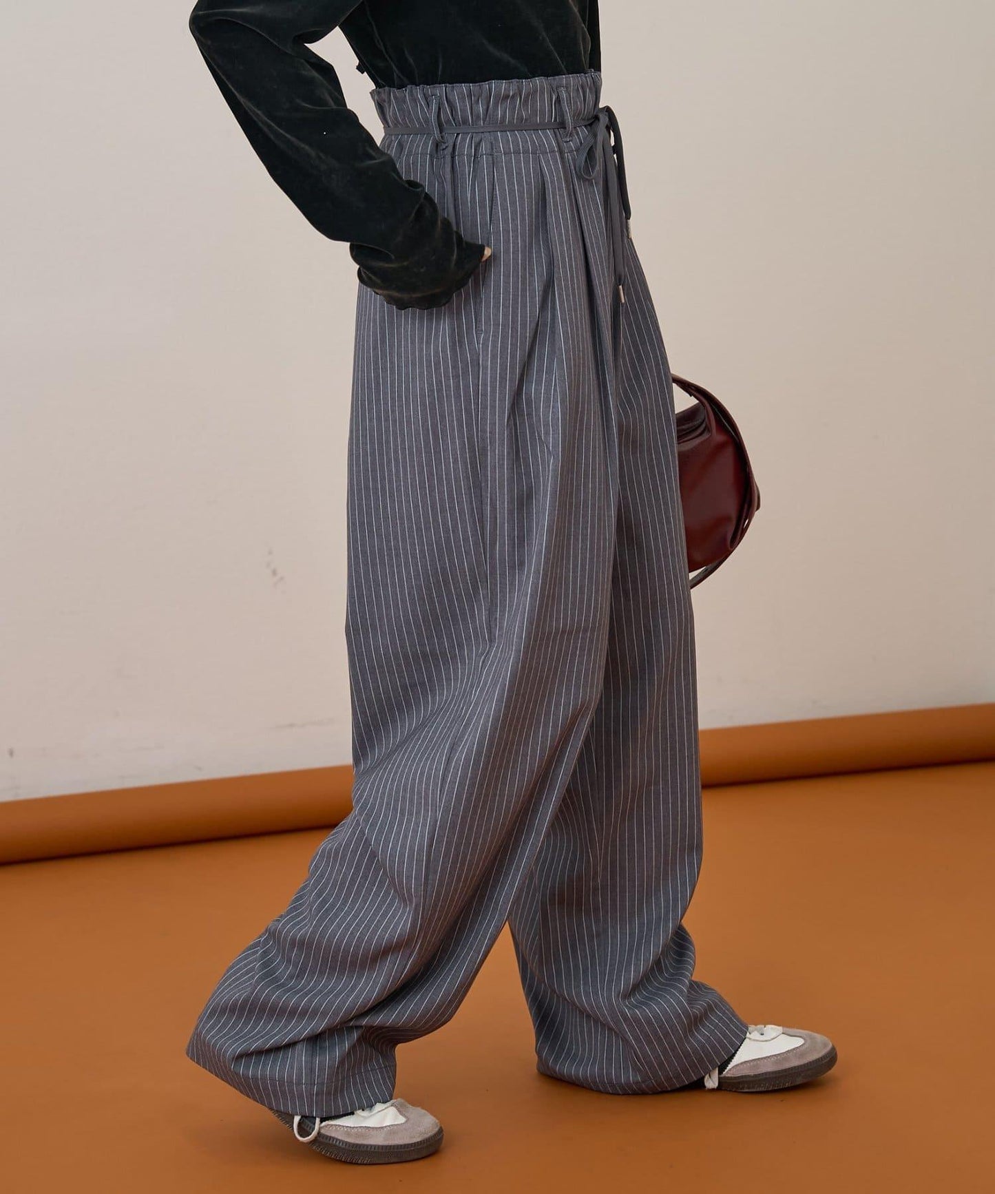 【收腰顯瘦!】附帶繫帶腰帶褶皺寬鬆休閒長褲