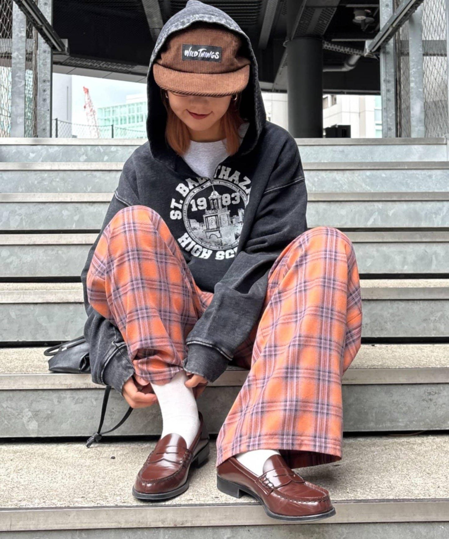 法蘭絨格紋褶皺寬鬆闊腿褲