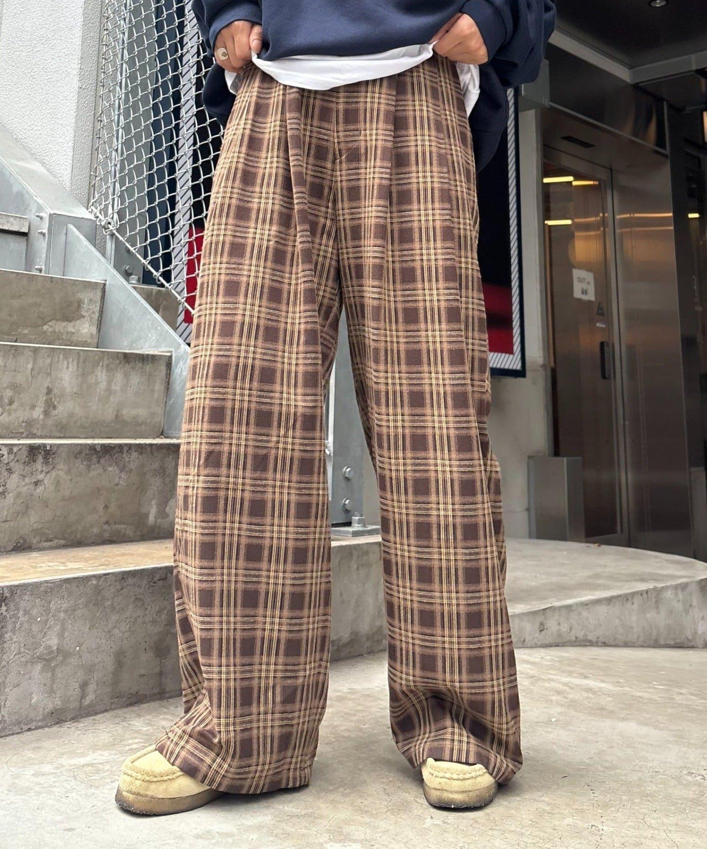 法蘭絨格紋褶皺寬鬆闊腿褲