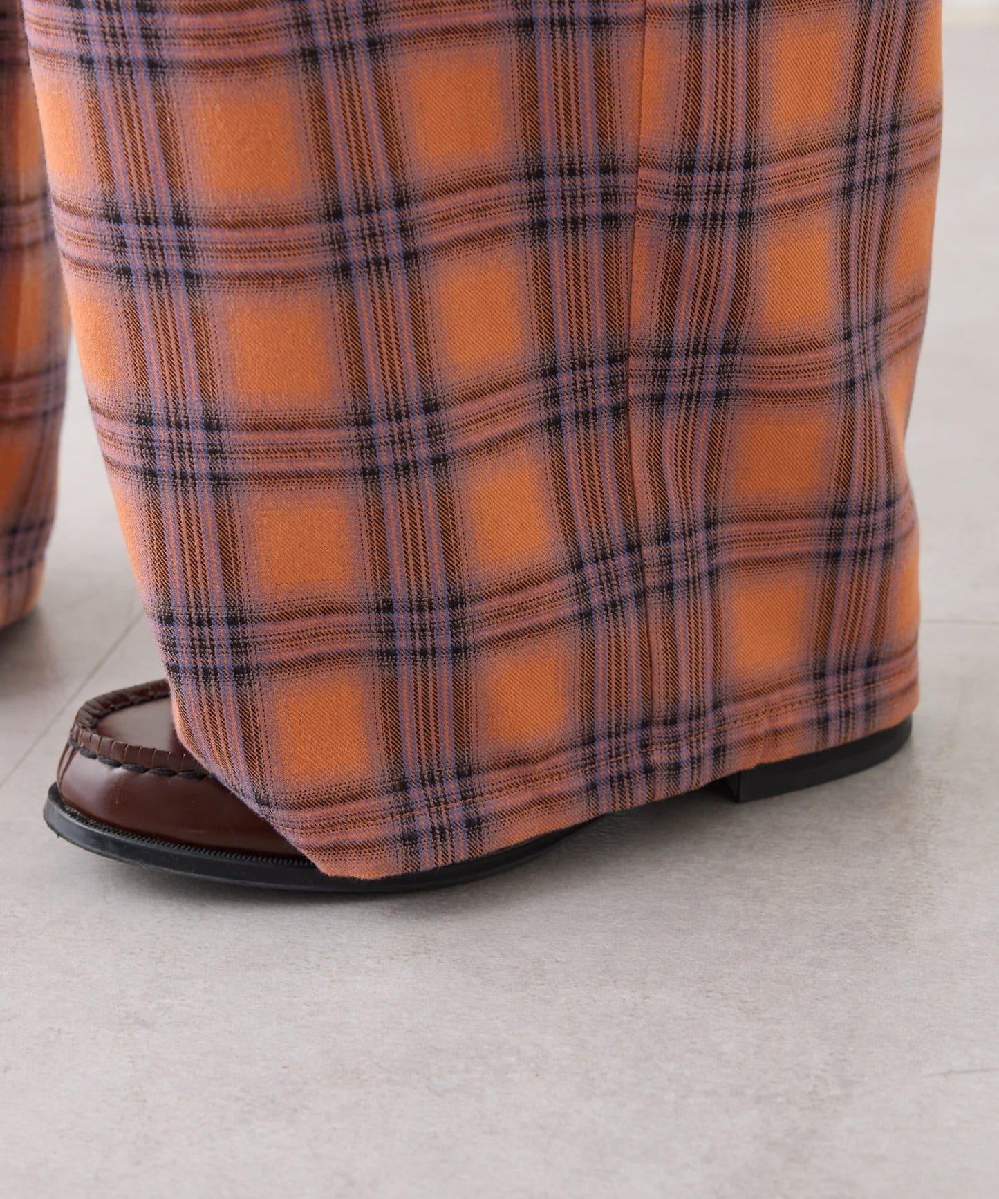 法蘭絨格紋褶皺寬鬆闊腿褲