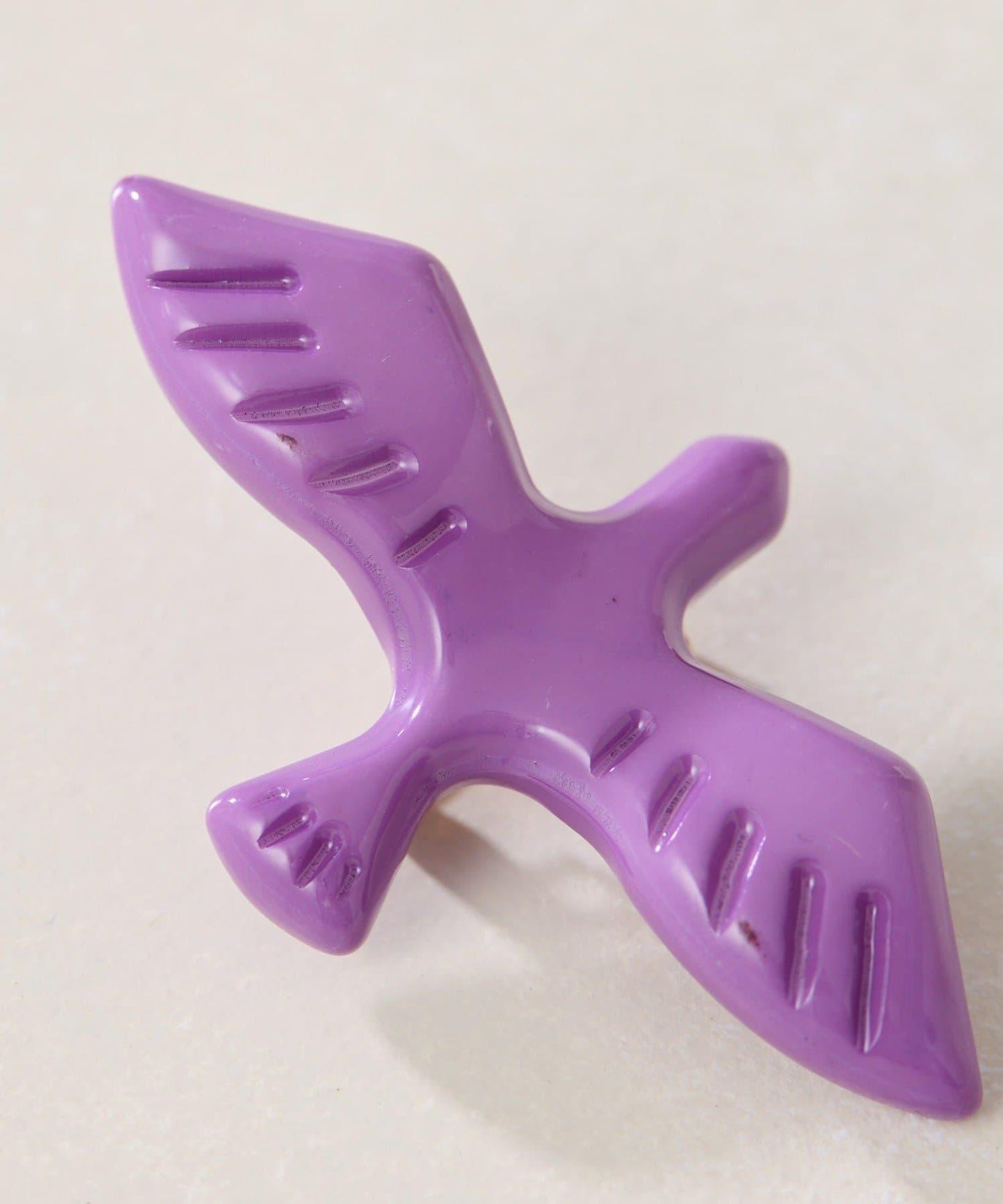 展翅飛翔鳥胸針