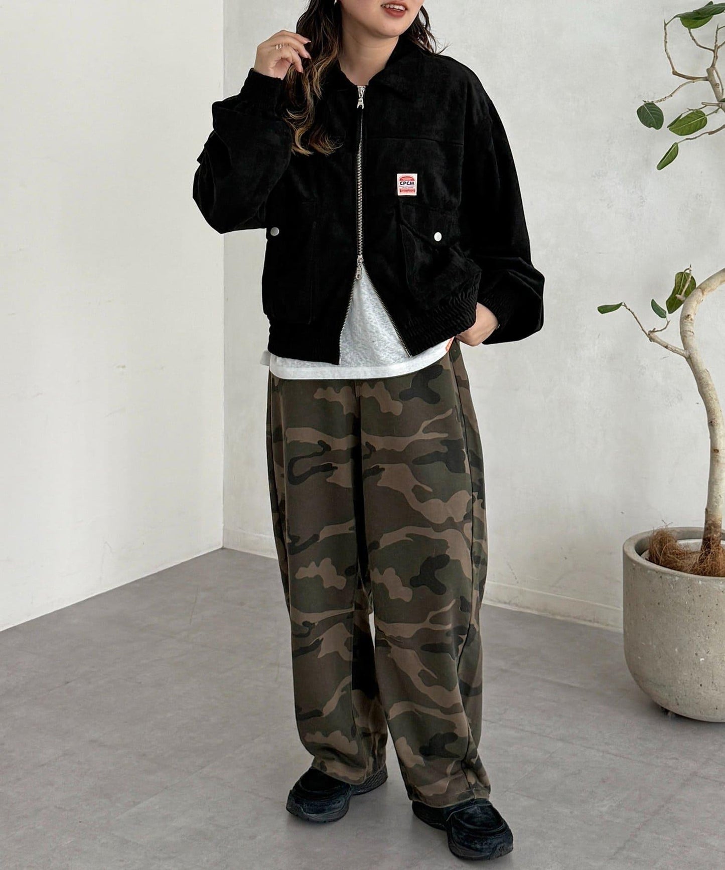 加絨彎曲運動褲