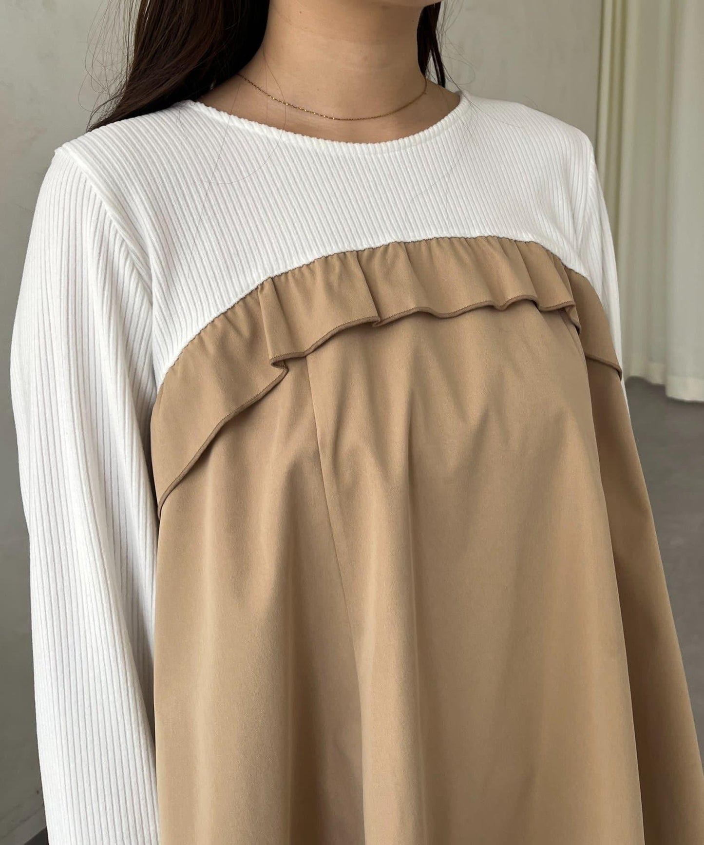 不規則下襬荷葉邊拼接A字羅紋長袖T恤