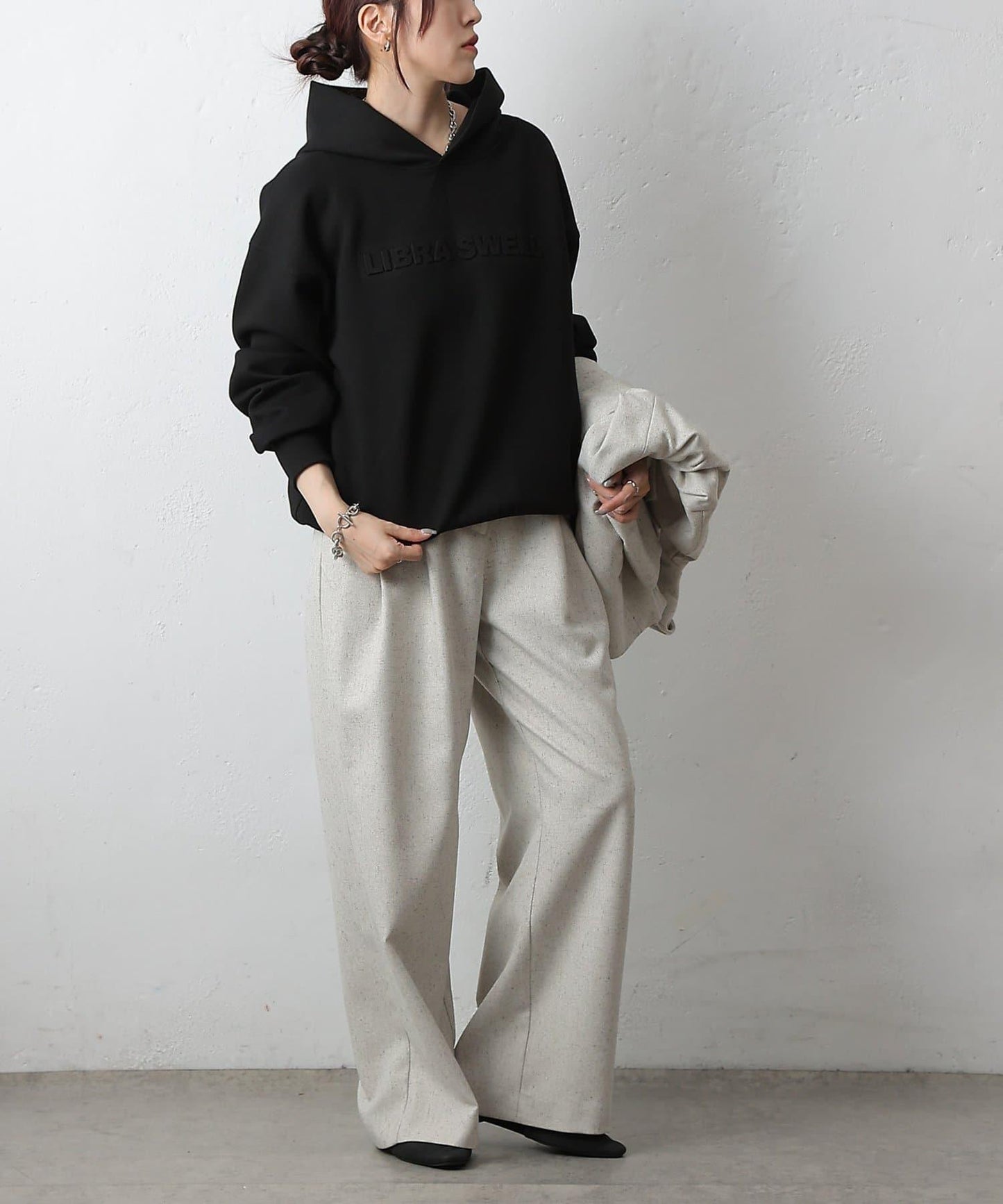 瓦楞紙浮雕標誌連帽衛衣