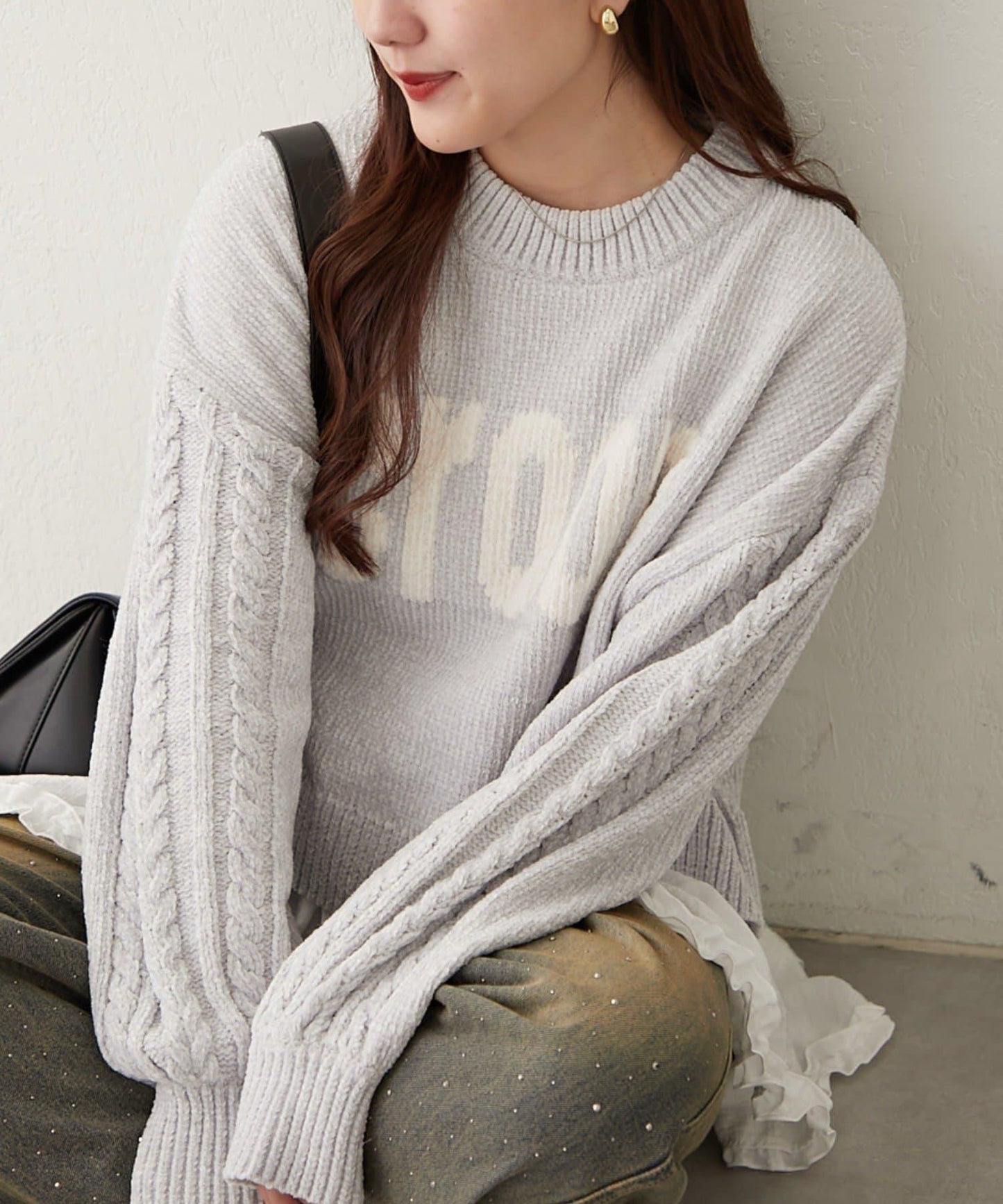 天鵝絨毛線標誌針織衫