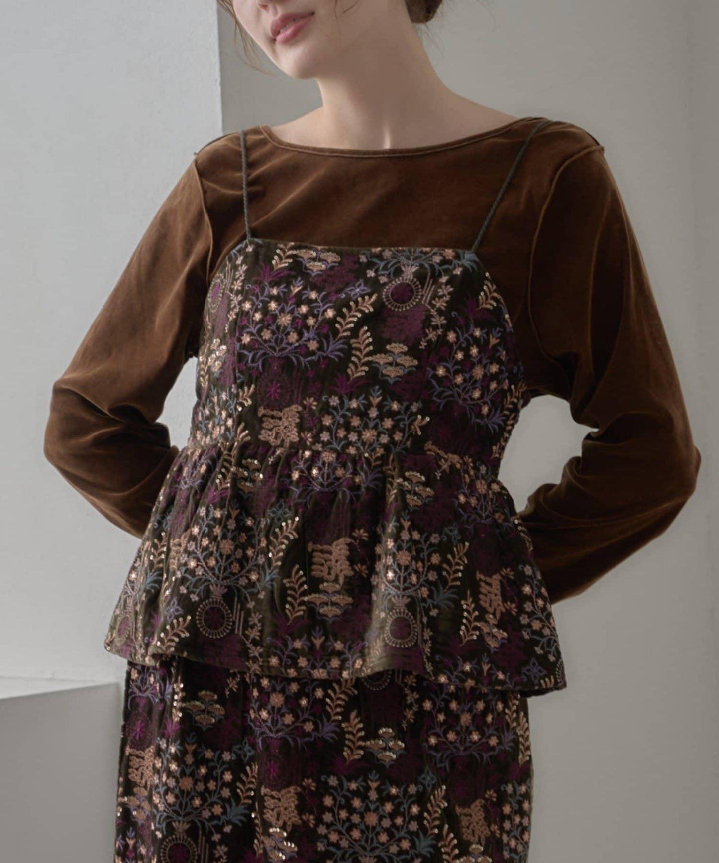 【aguni】天鵝絨刺繡吊帶背心