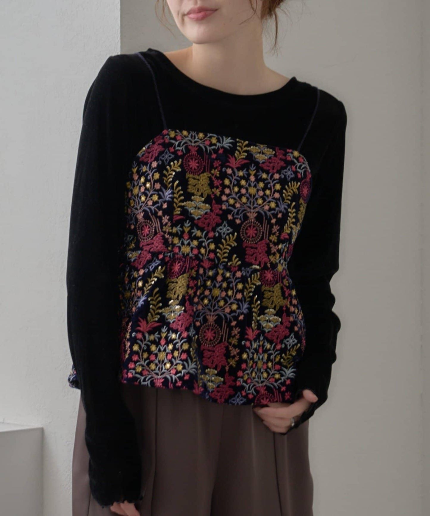 【aguni】天鵝絨刺繡吊帶背心