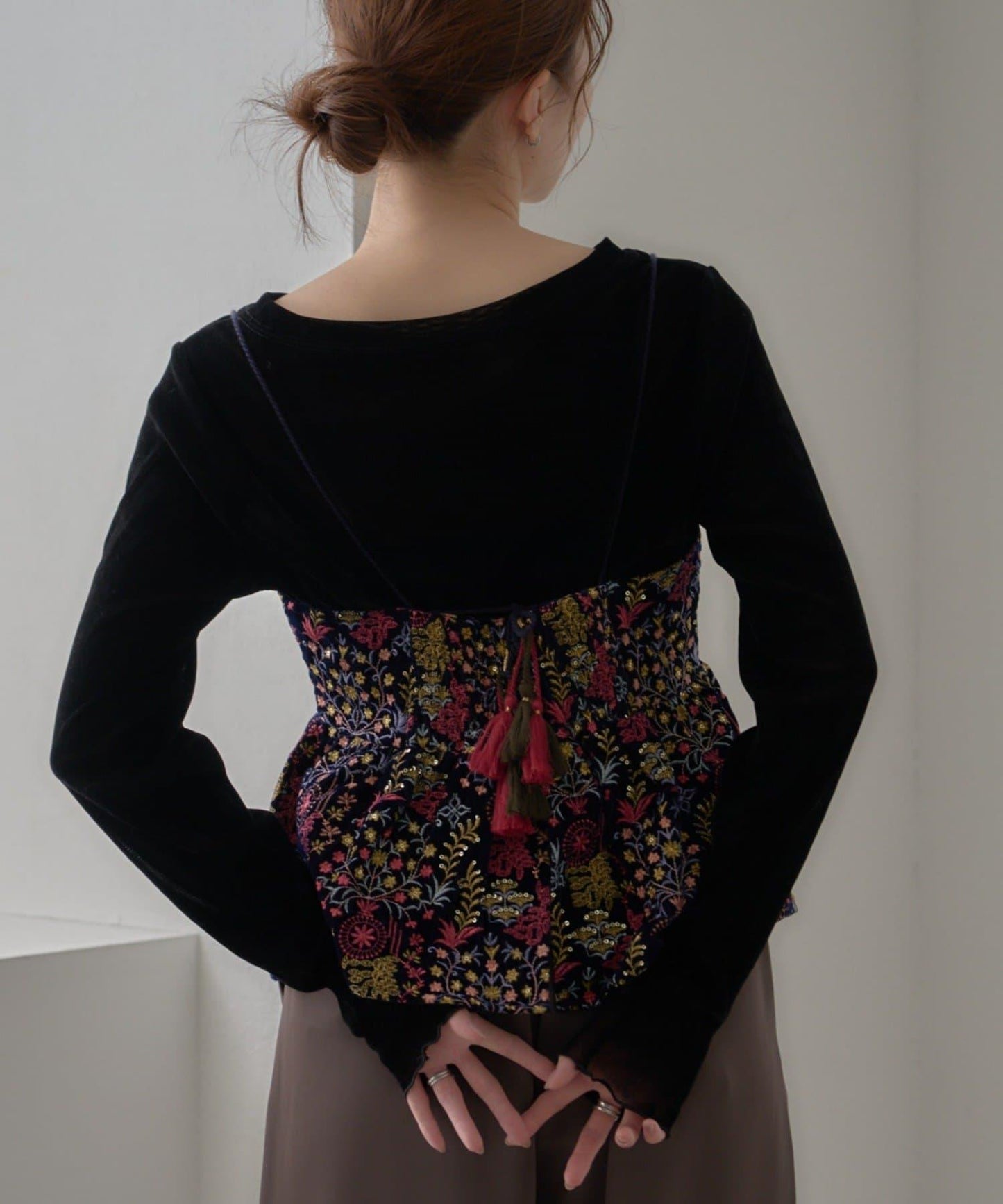 【aguni】天鵝絨刺繡吊帶背心