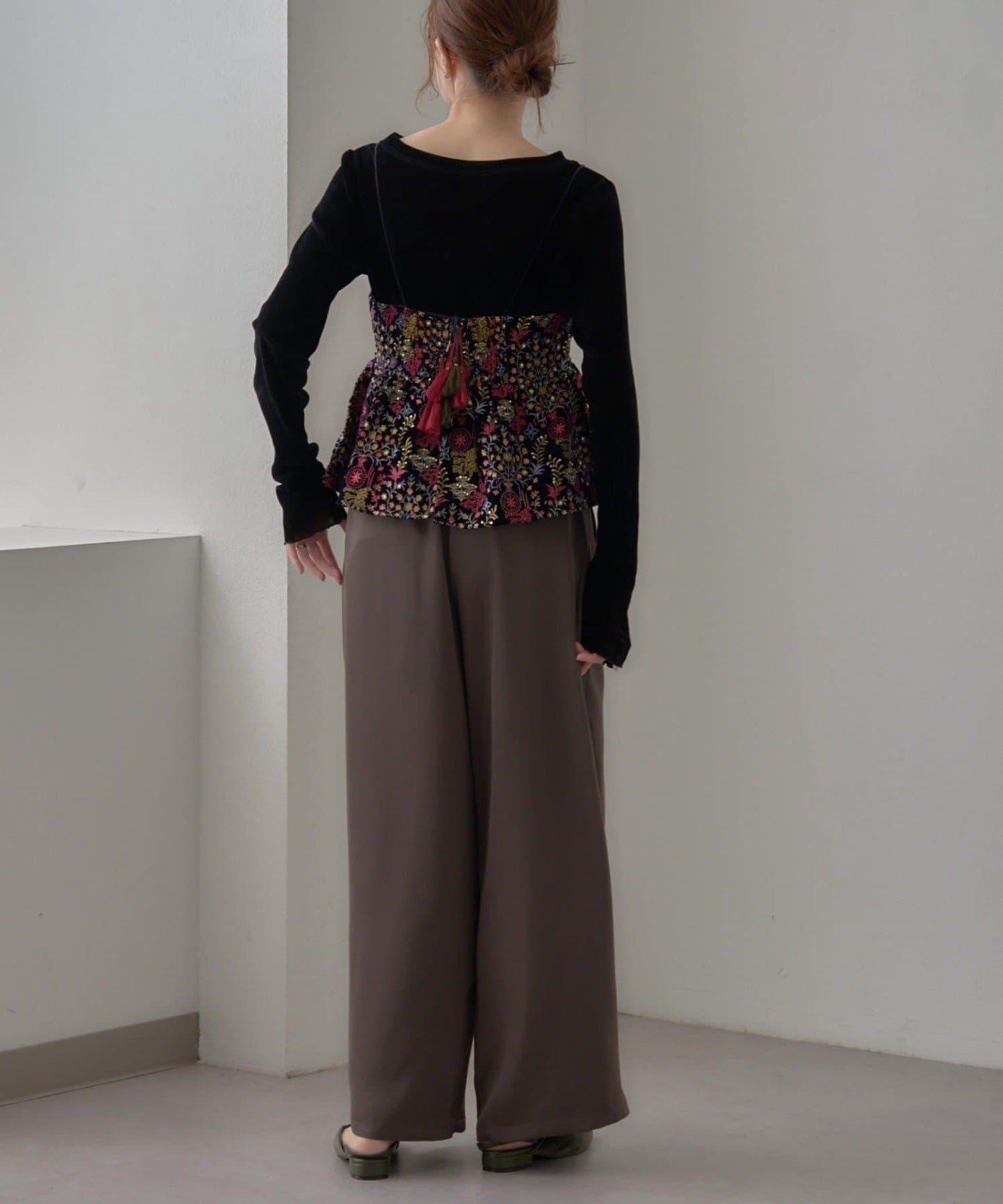 【aguni】天鵝絨刺繡吊帶背心