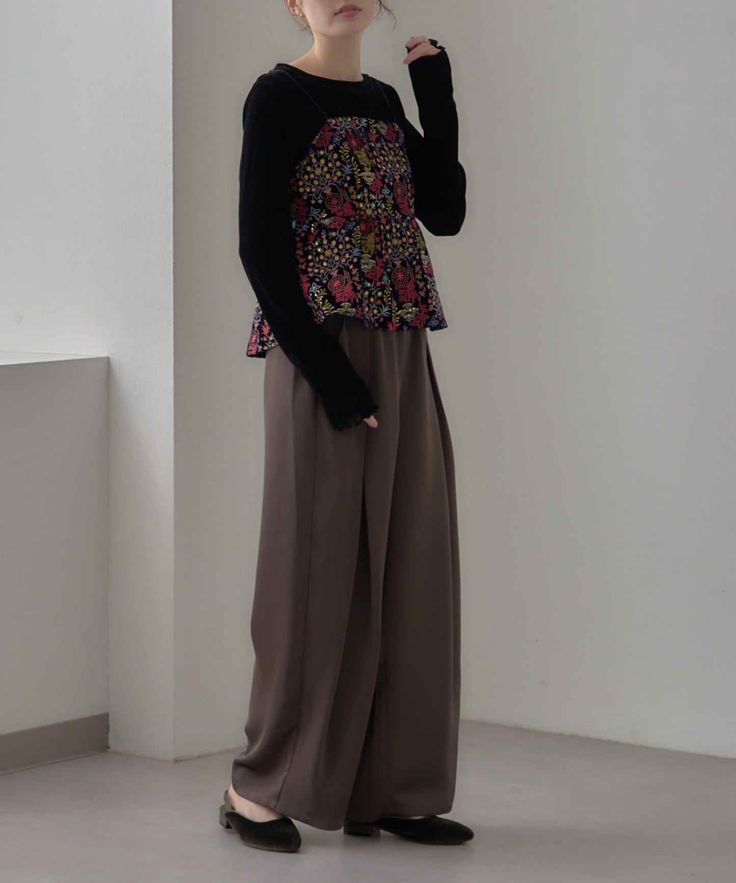【aguni】天鵝絨刺繡吊帶背心
