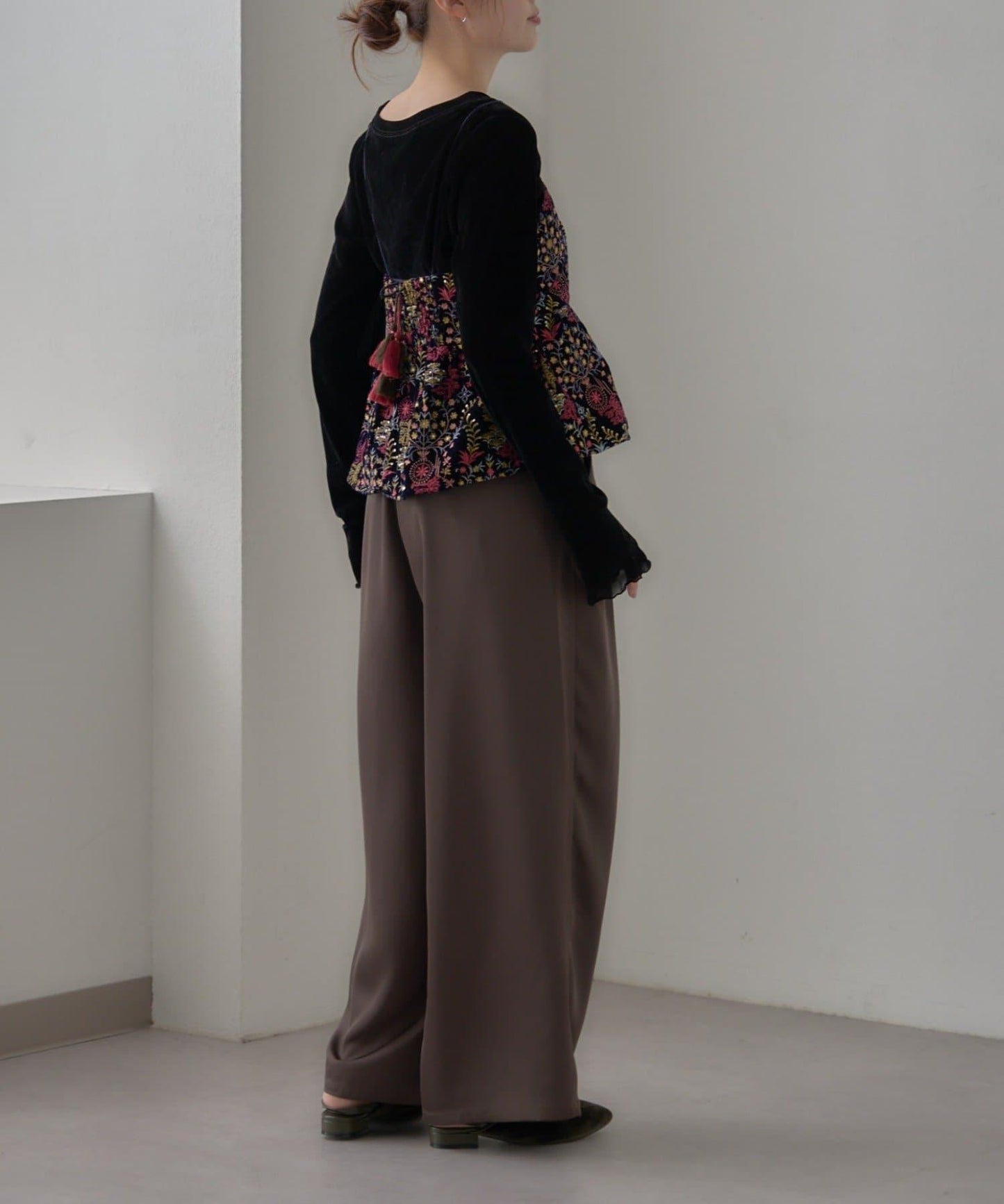 【aguni】天鵝絨刺繡吊帶背心