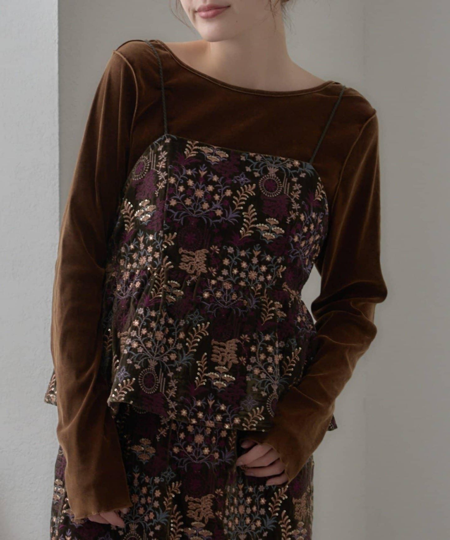 【aguni】天鵝絨刺繡吊帶背心