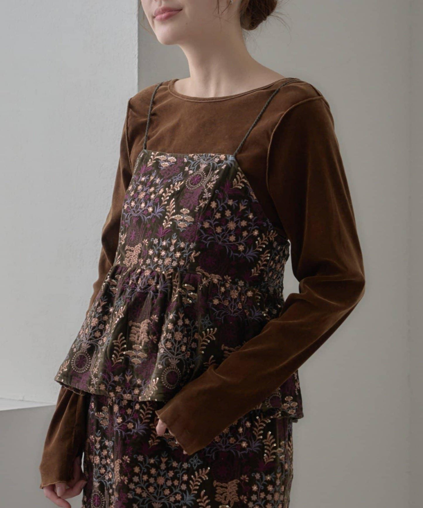 【aguni】天鵝絨刺繡吊帶背心