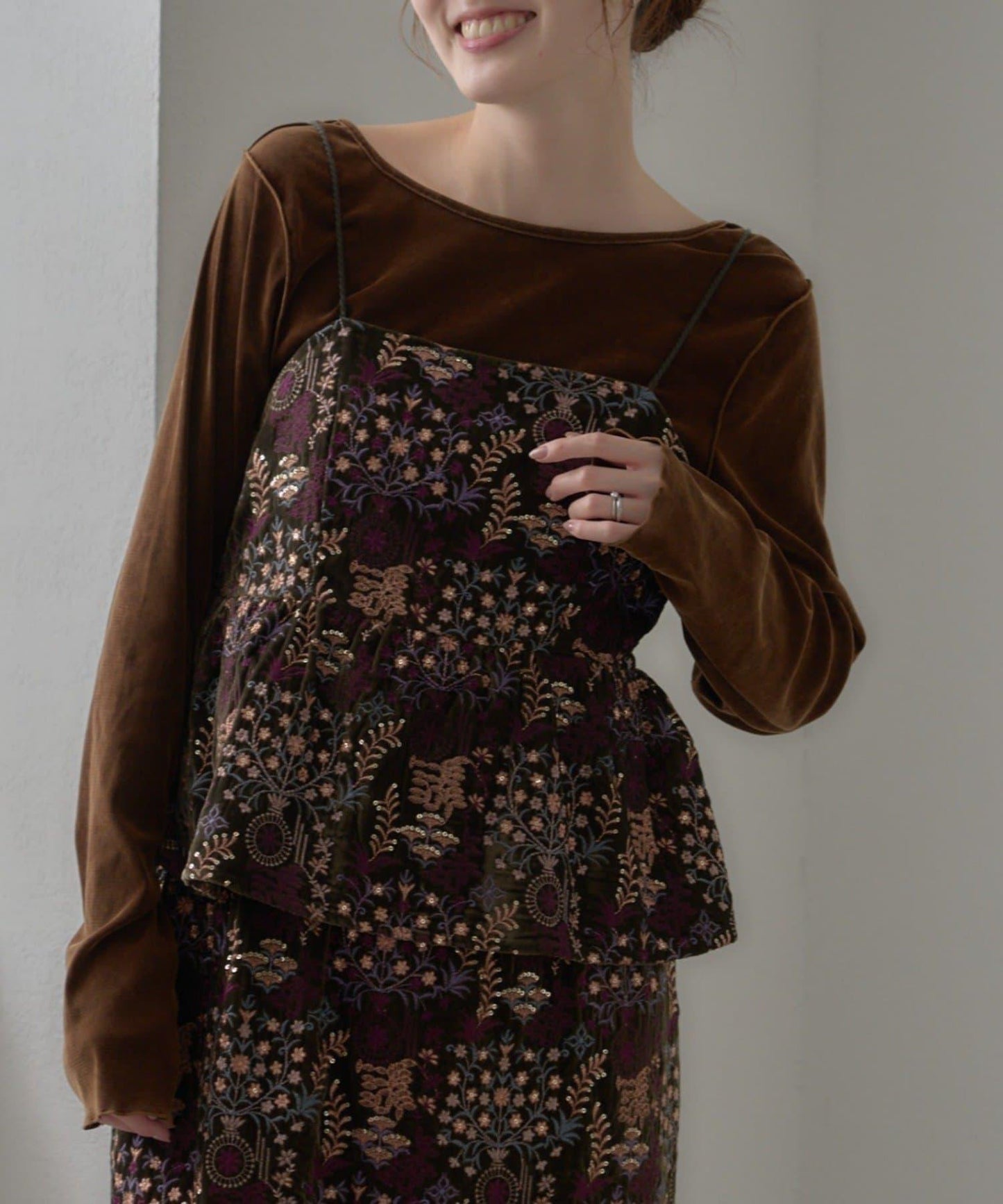【aguni】天鵝絨刺繡吊帶背心