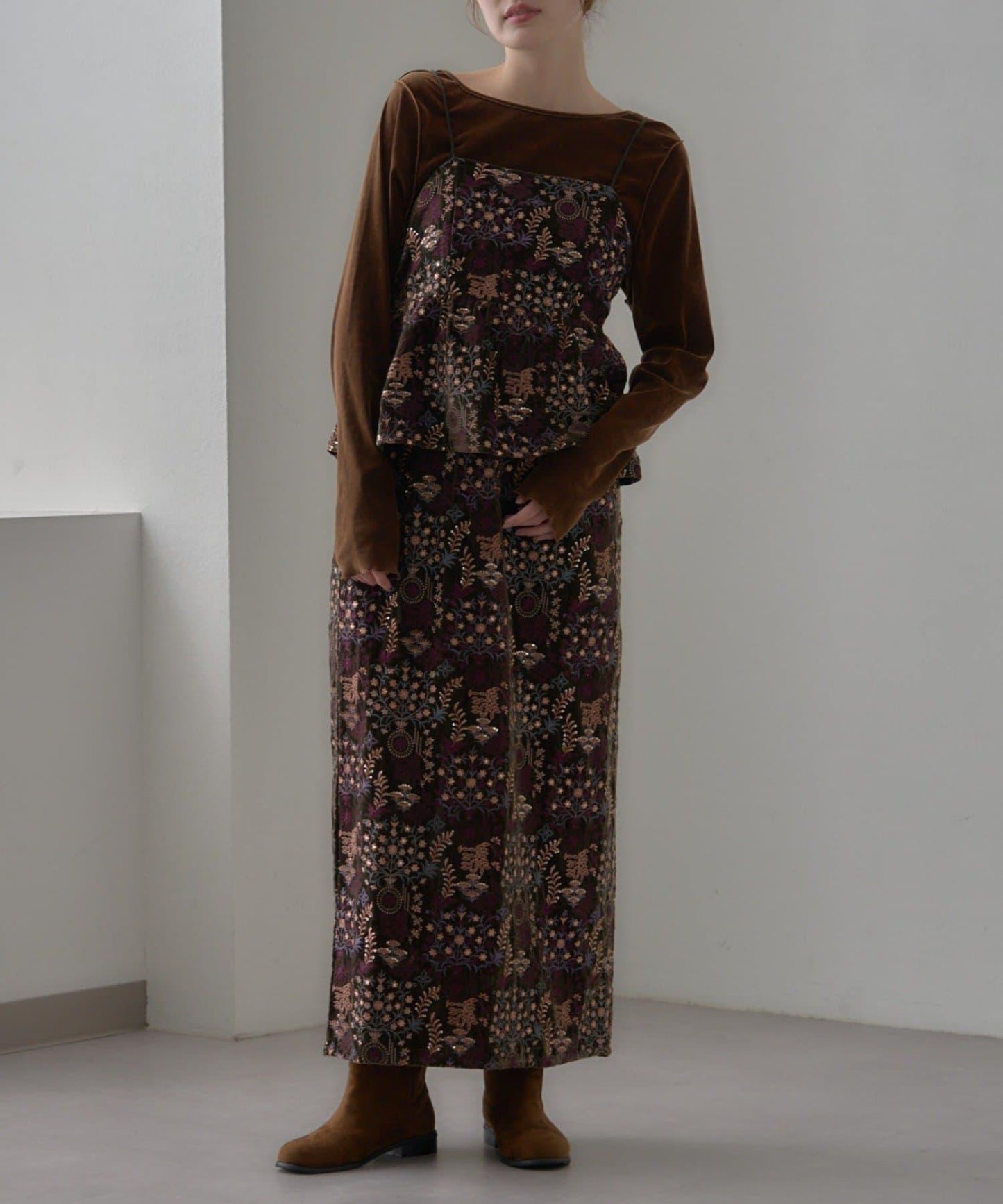 【aguni】天鵝絨刺繡吊帶背心
