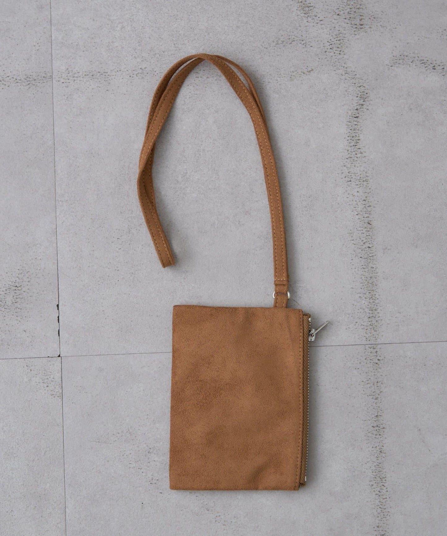 【UNISEX】附化妝包麂皮單肩包