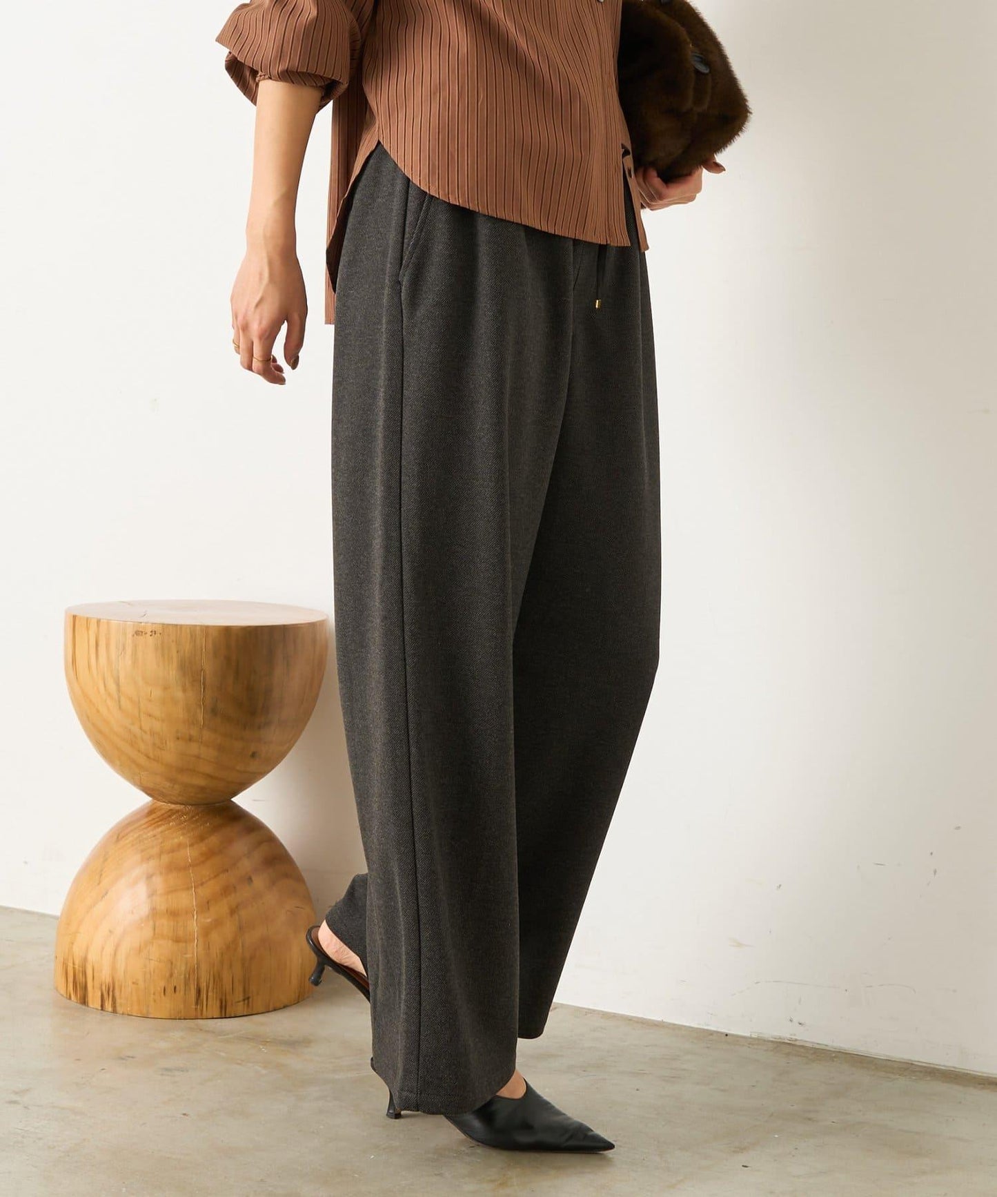 暖感緞面拼接休閒褲