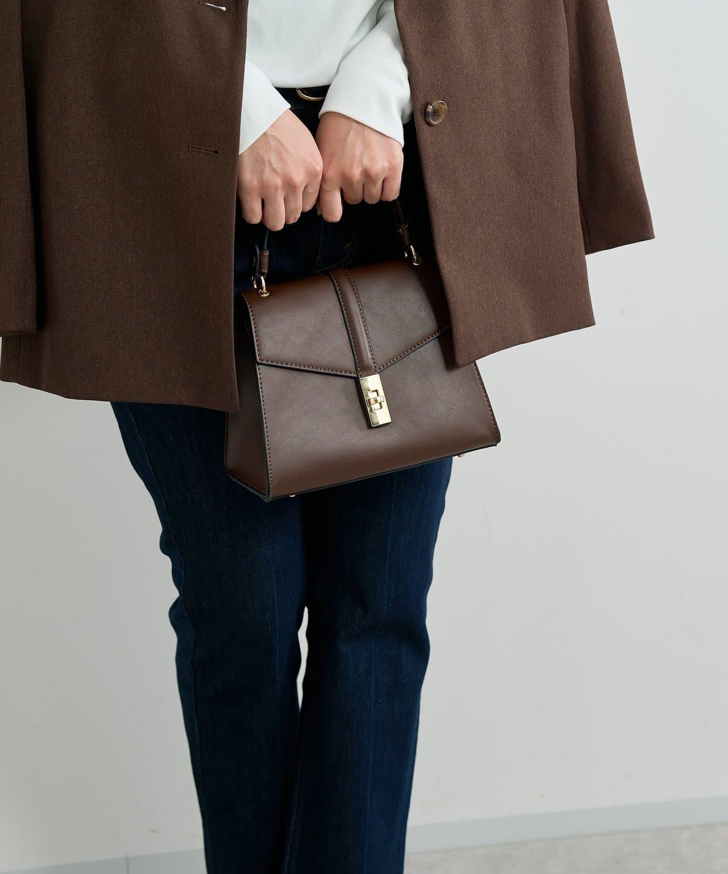 扭扣金屬單手柄波士頓包