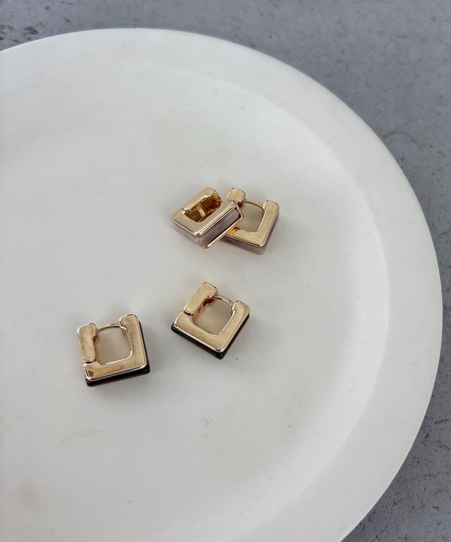 GOLDY 方形一鍵式耳環