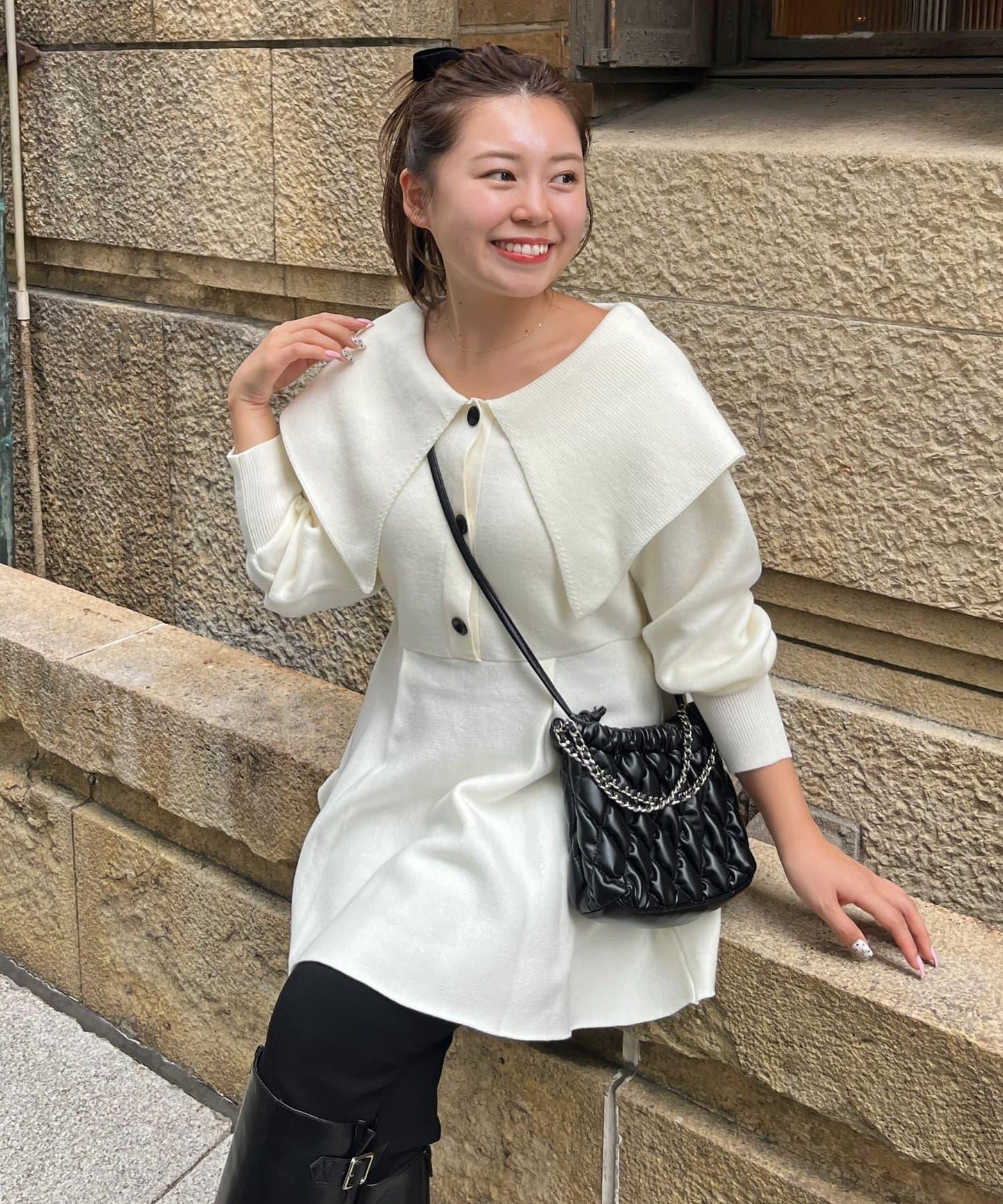 【MOMO】大翻領荷葉邊針織上衣