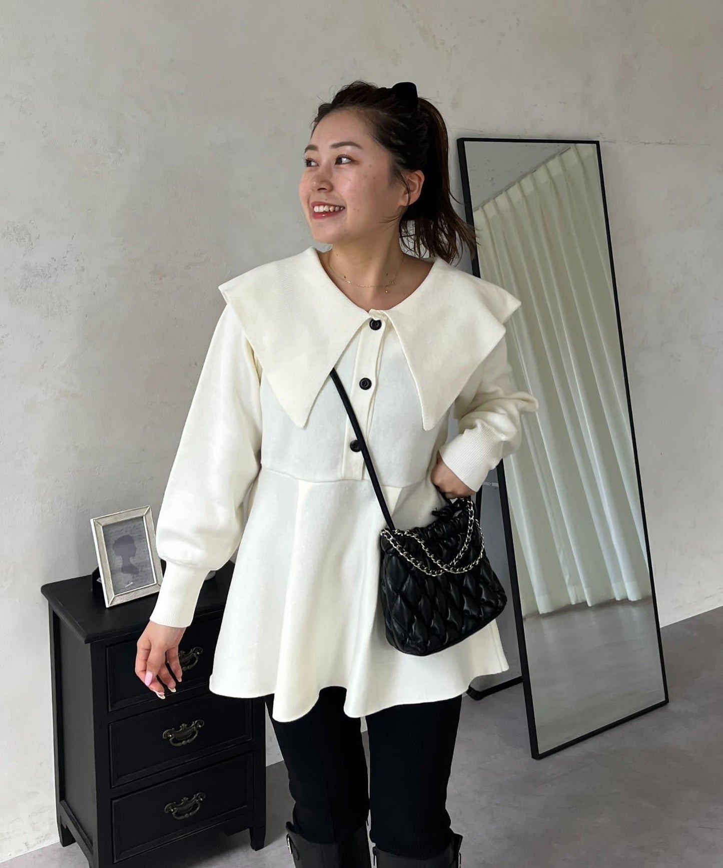 【MOMO】大翻領荷葉邊針織上衣