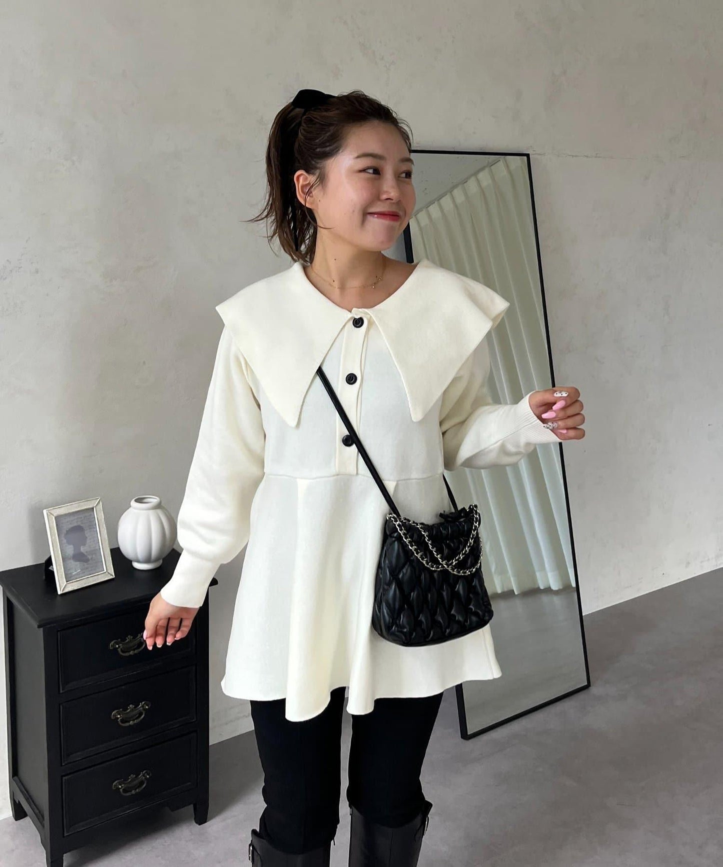 【MOMO】大翻領荷葉邊針織上衣