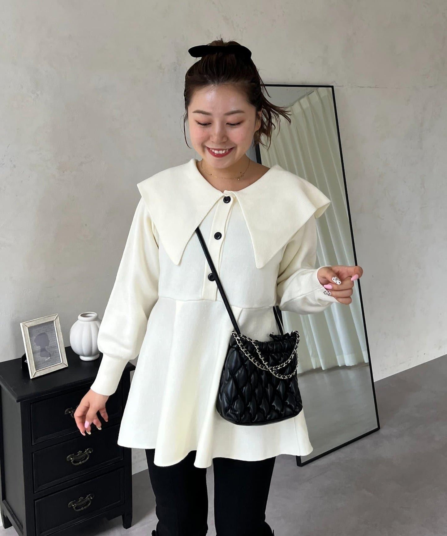 【MOMO】大翻領荷葉邊針織上衣