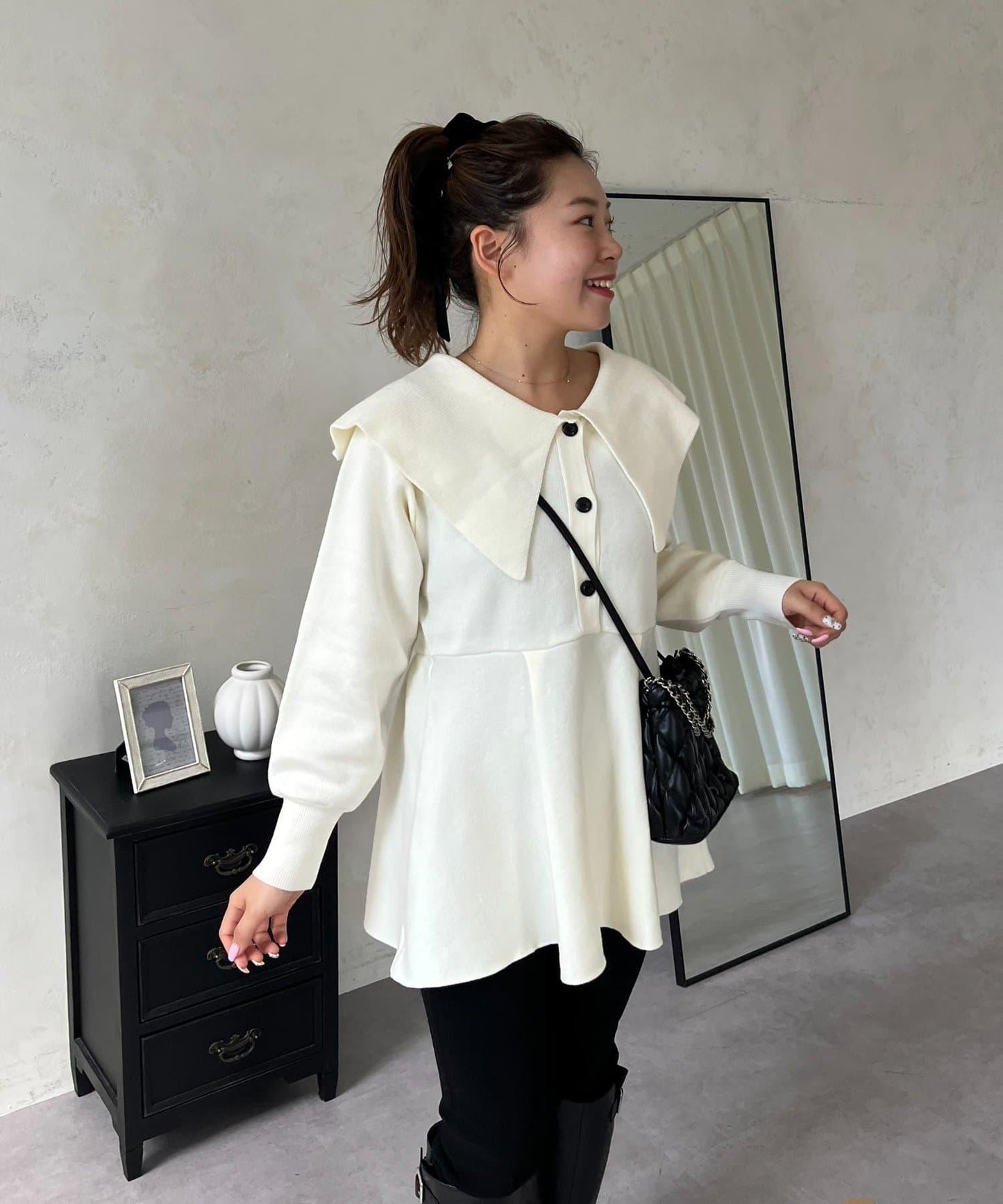 【MOMO】大翻領荷葉邊針織上衣