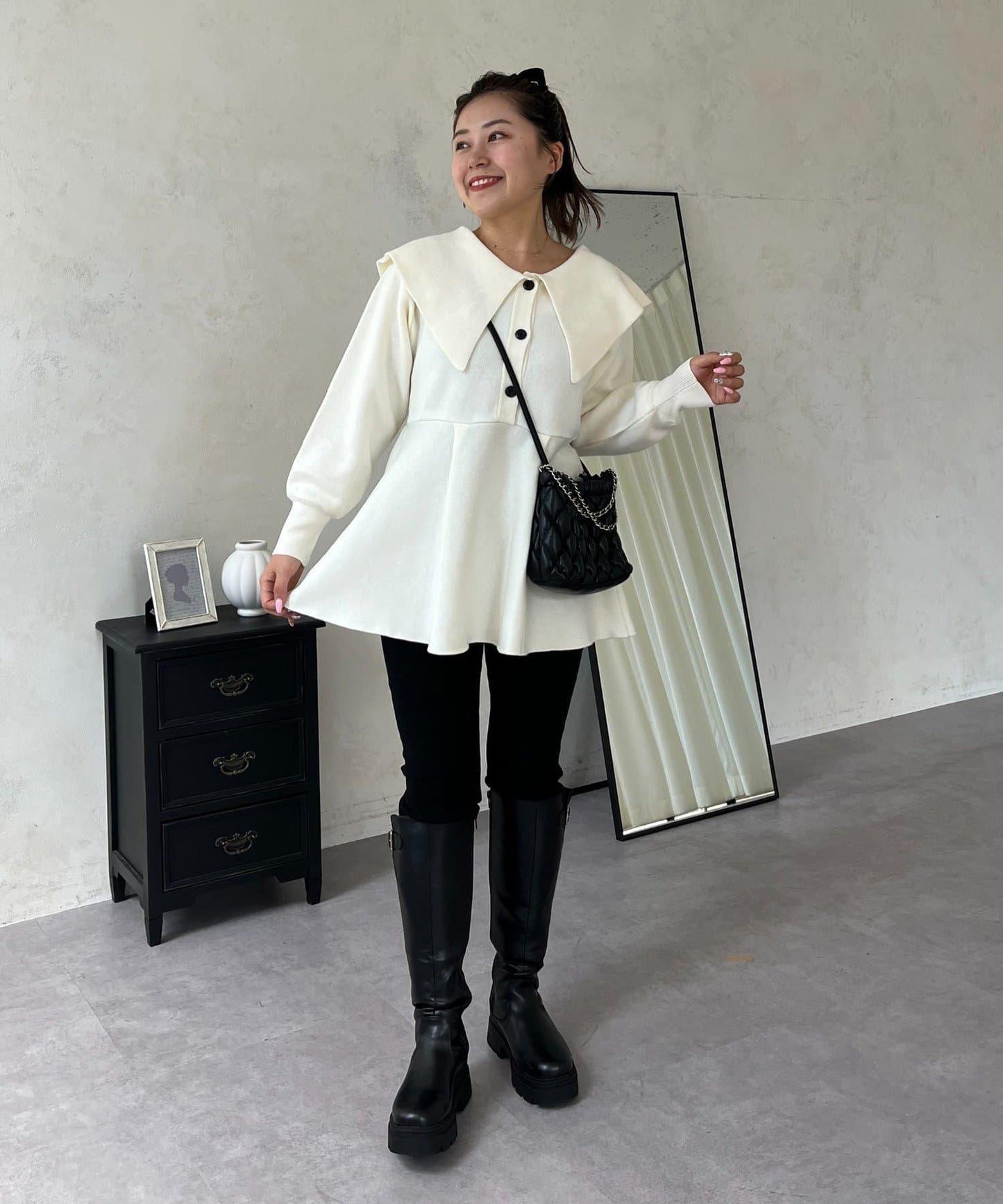 【MOMO】大翻領荷葉邊針織上衣