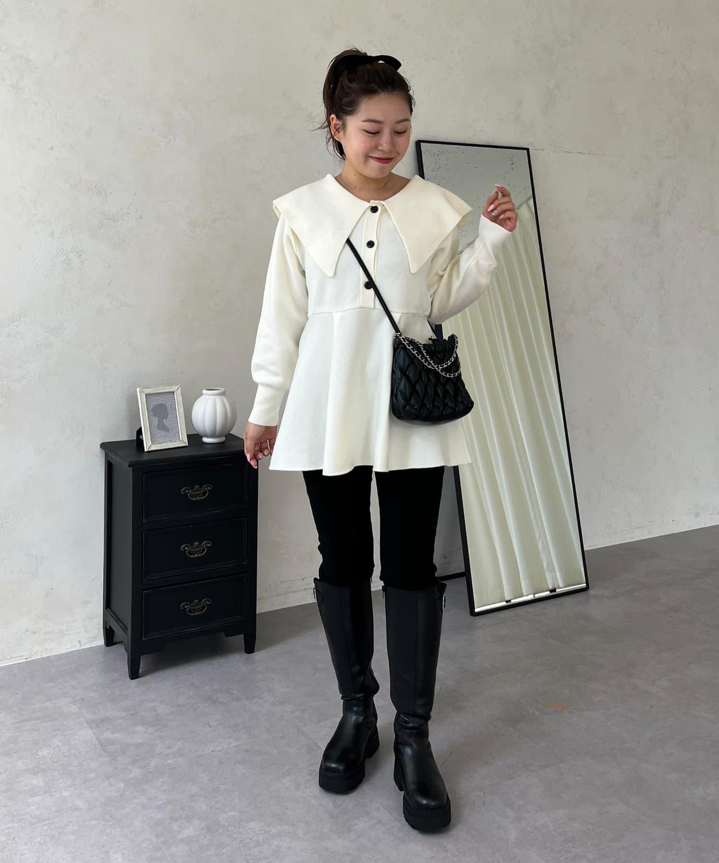 【MOMO】大翻領荷葉邊針織上衣