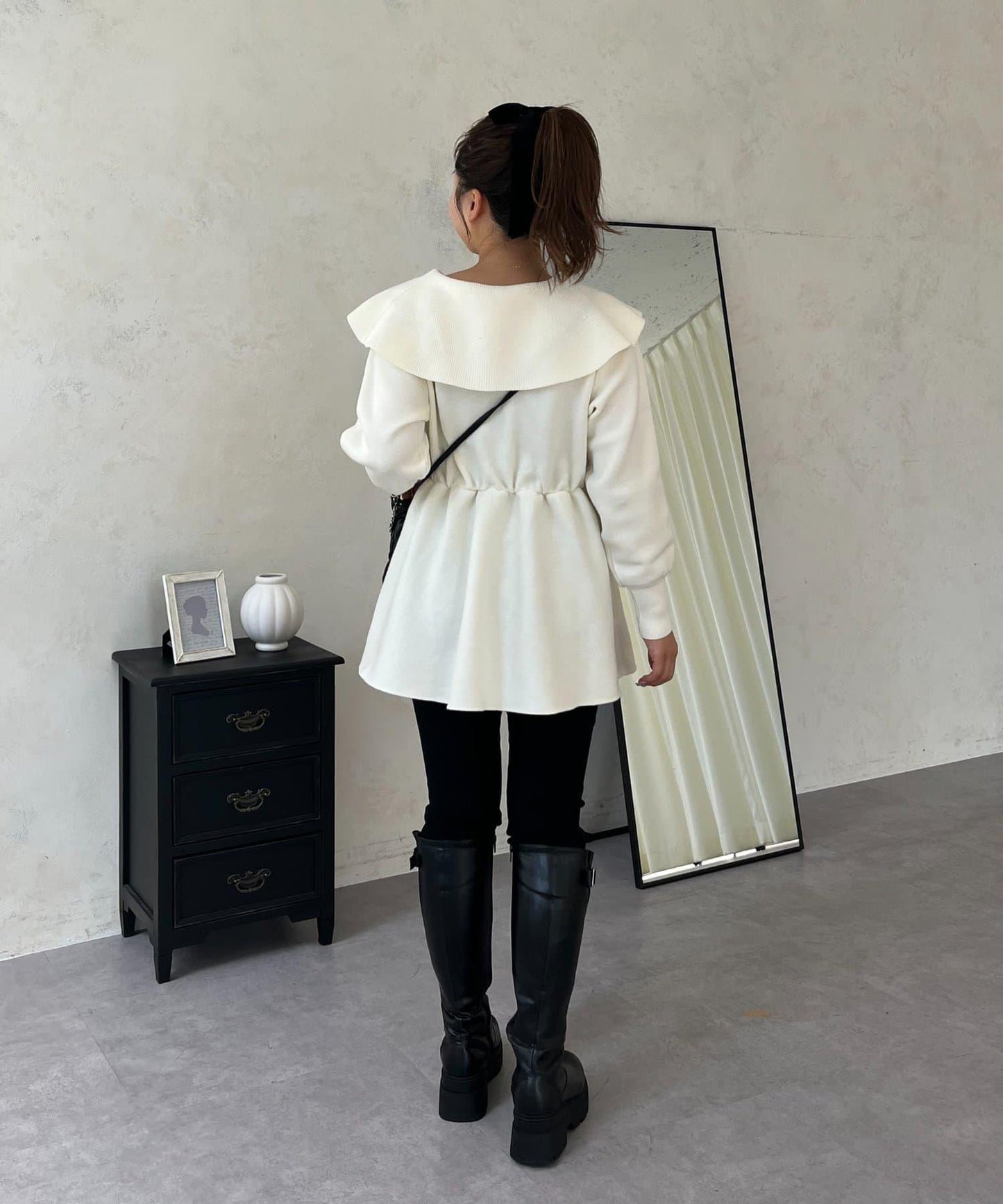 【MOMO】大翻領荷葉邊針織上衣