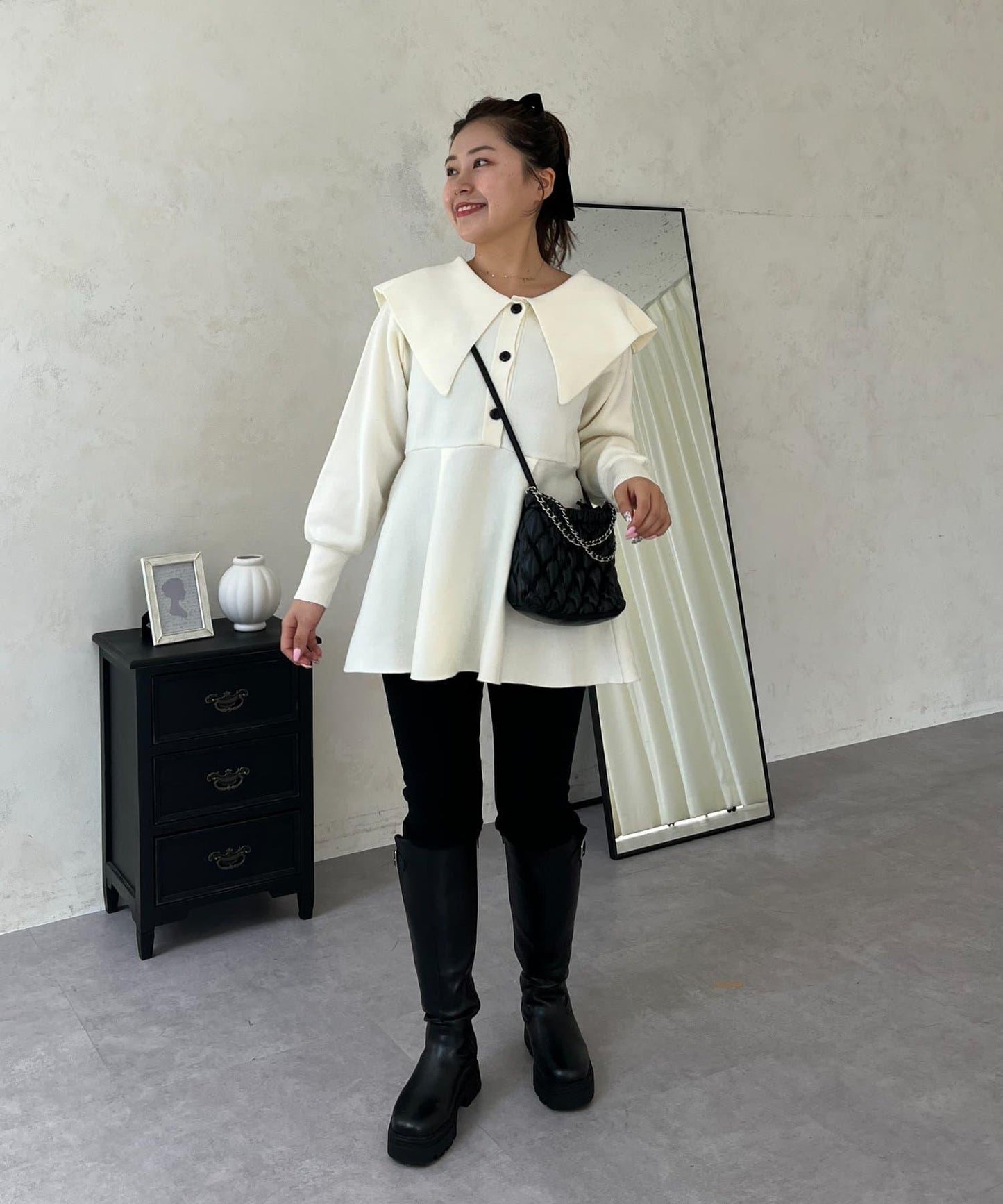 【MOMO】大翻領荷葉邊針織上衣