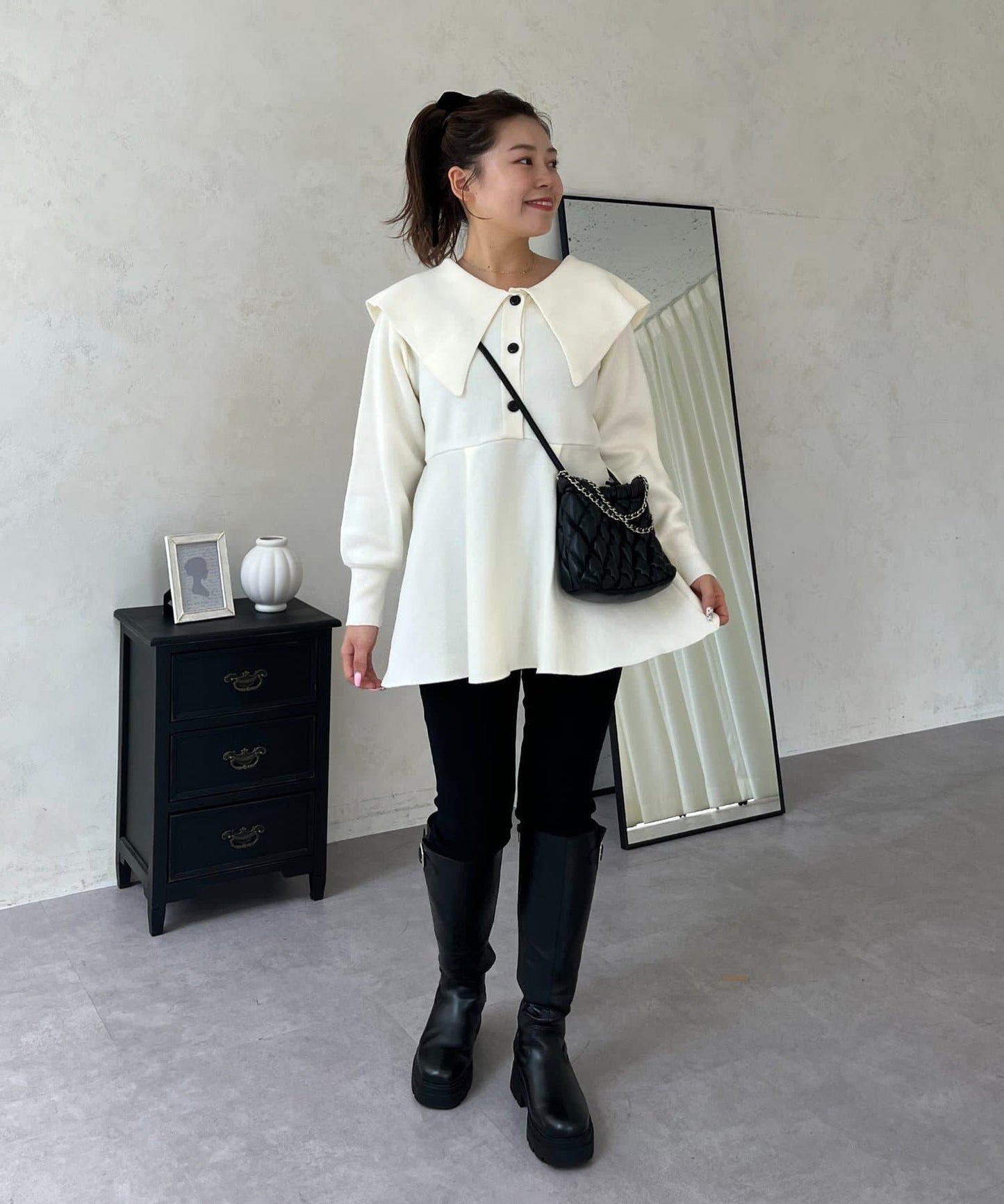 【MOMO】大翻領荷葉邊針織上衣