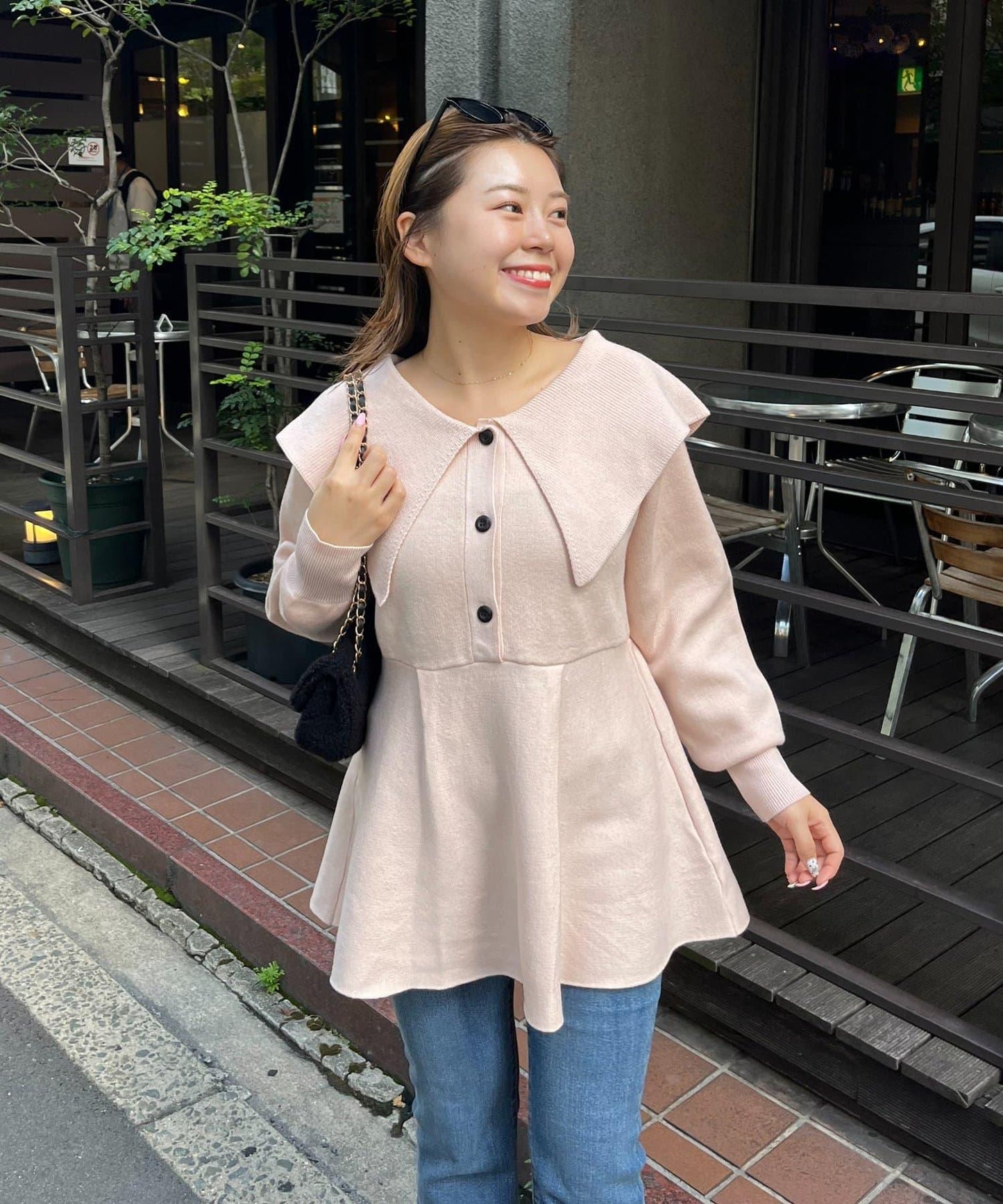 【MOMO】大翻領荷葉邊針織上衣