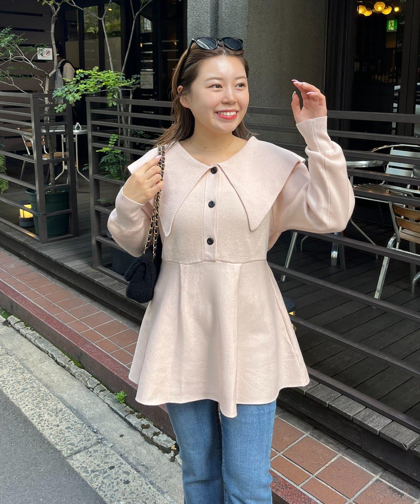 【MOMO】大翻領荷葉邊針織上衣