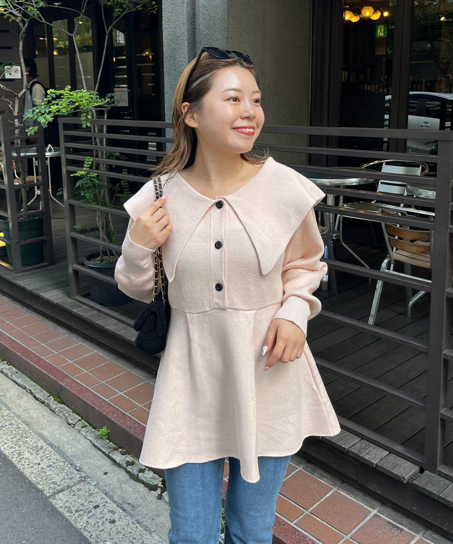 【MOMO】大翻領荷葉邊針織上衣