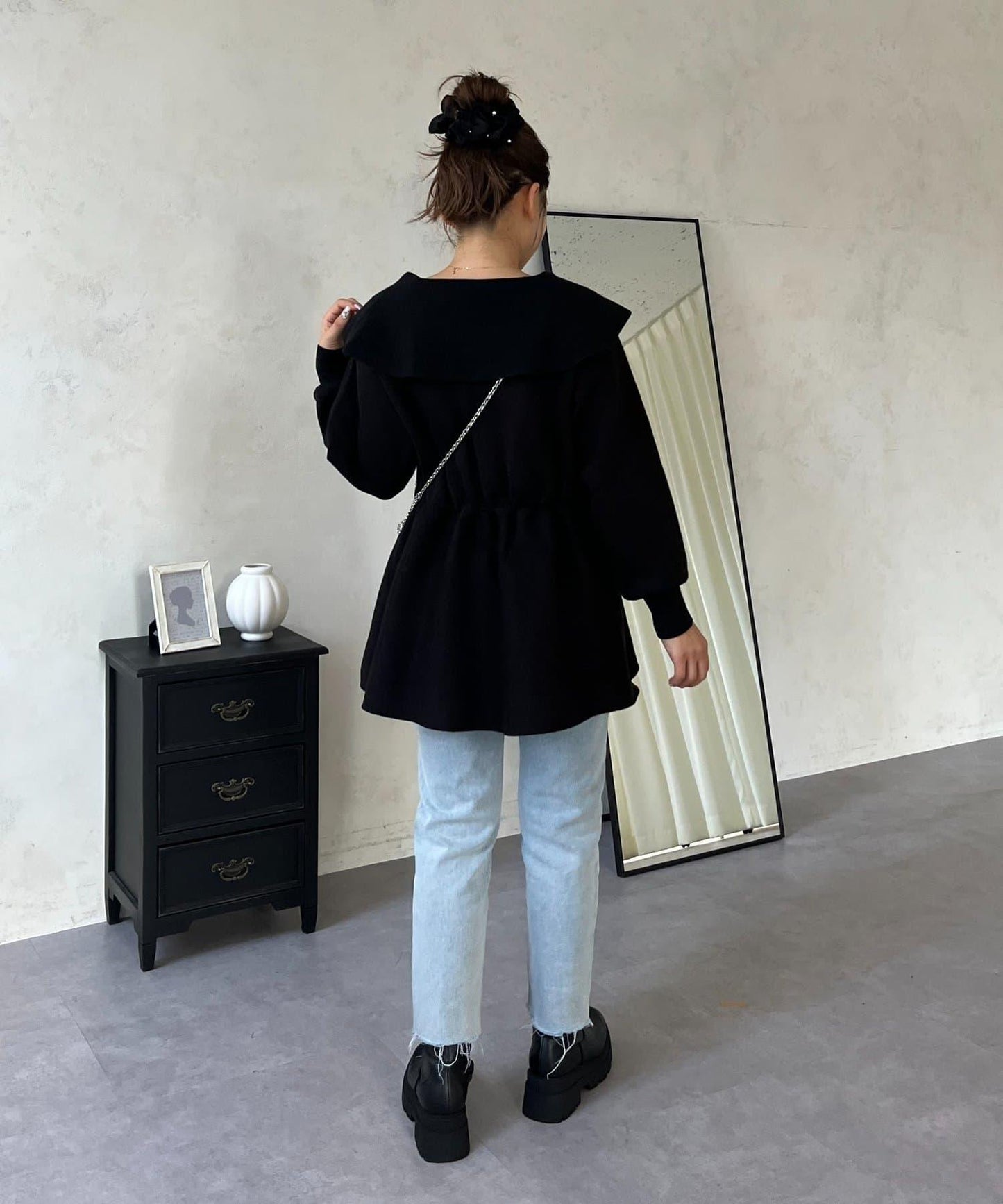 【MOMO】大翻領荷葉邊針織上衣