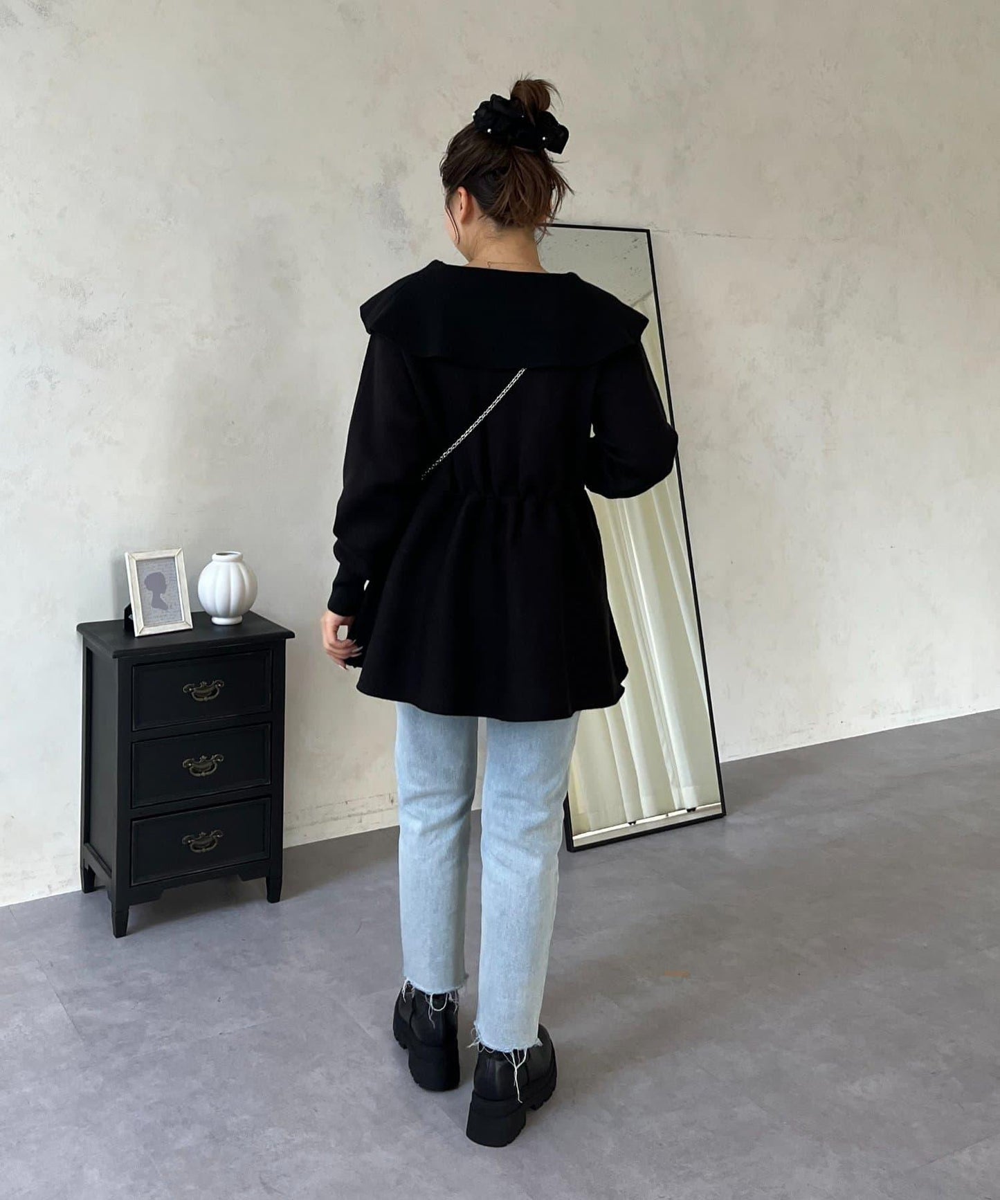 【MOMO】大翻領荷葉邊針織上衣