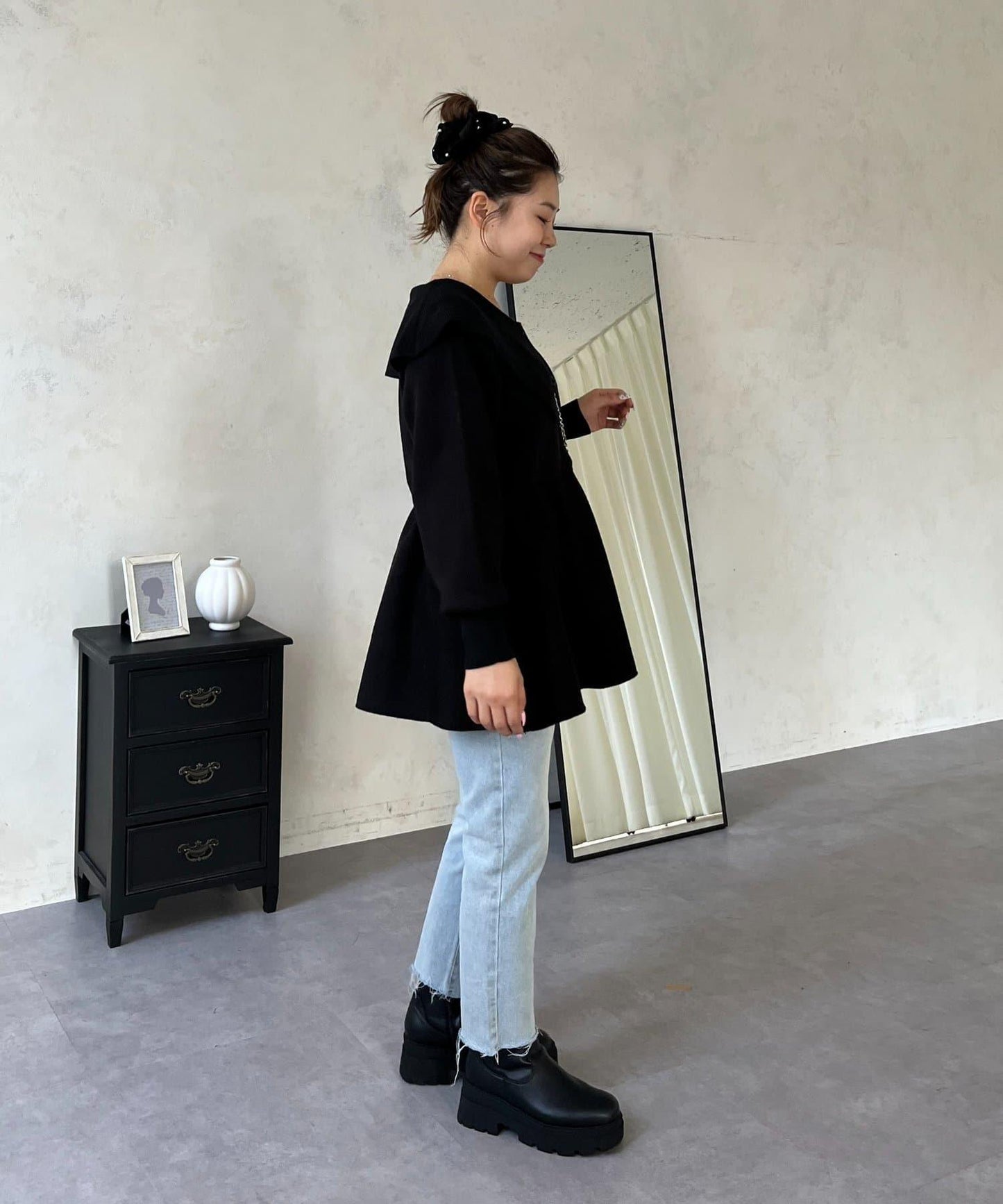 【MOMO】大翻領荷葉邊針織上衣