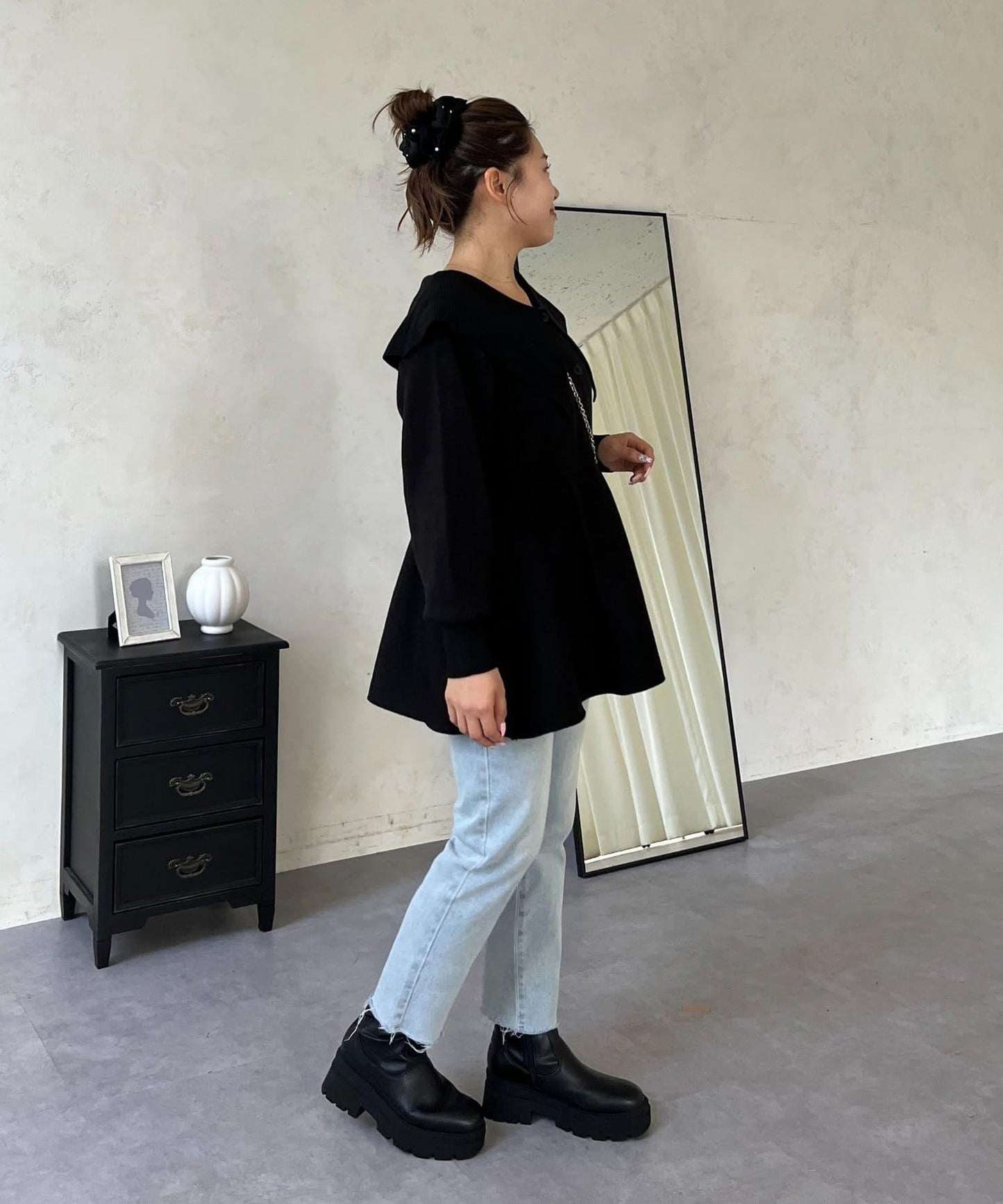 【MOMO】大翻領荷葉邊針織上衣