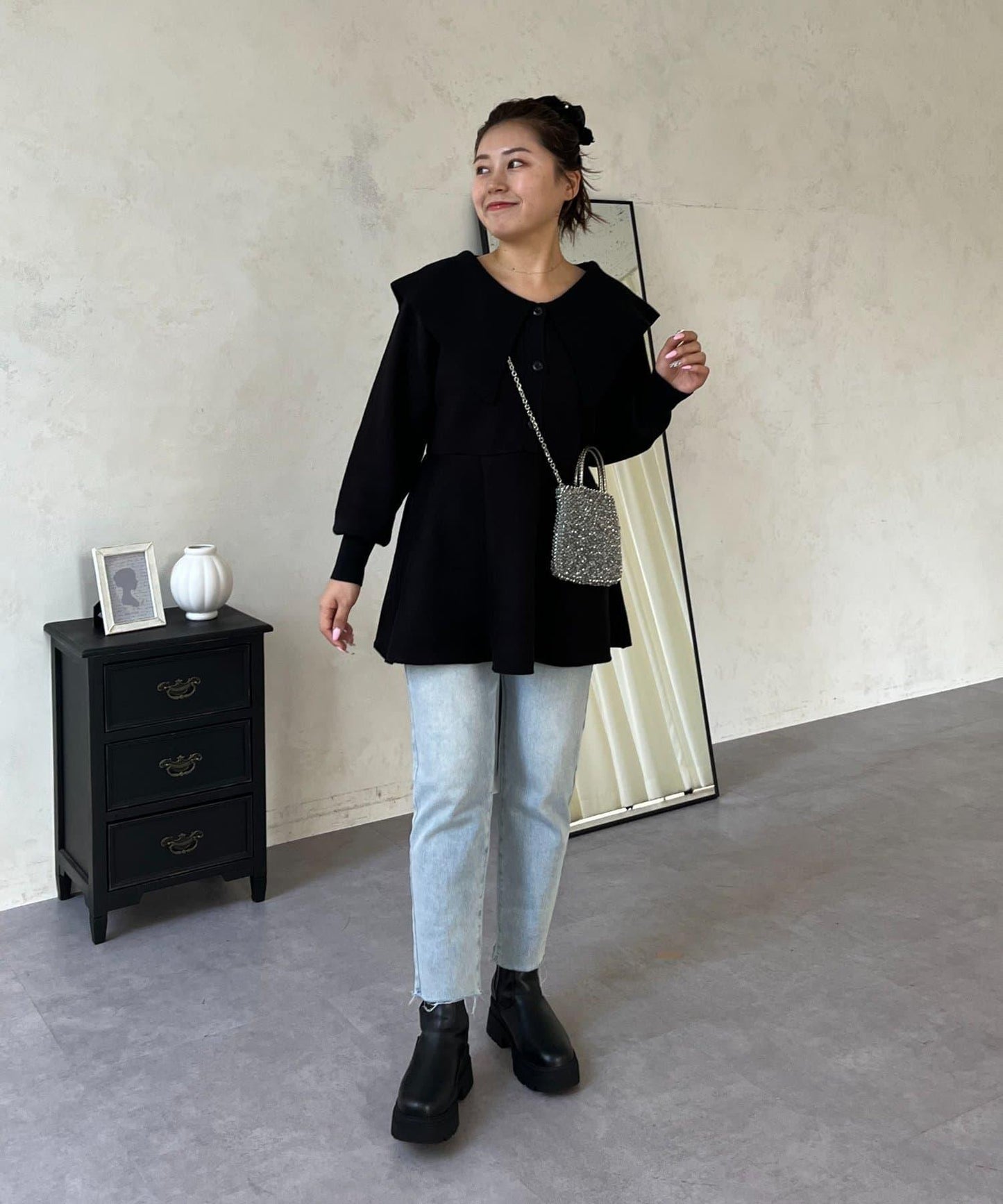 【MOMO】大翻領荷葉邊針織上衣