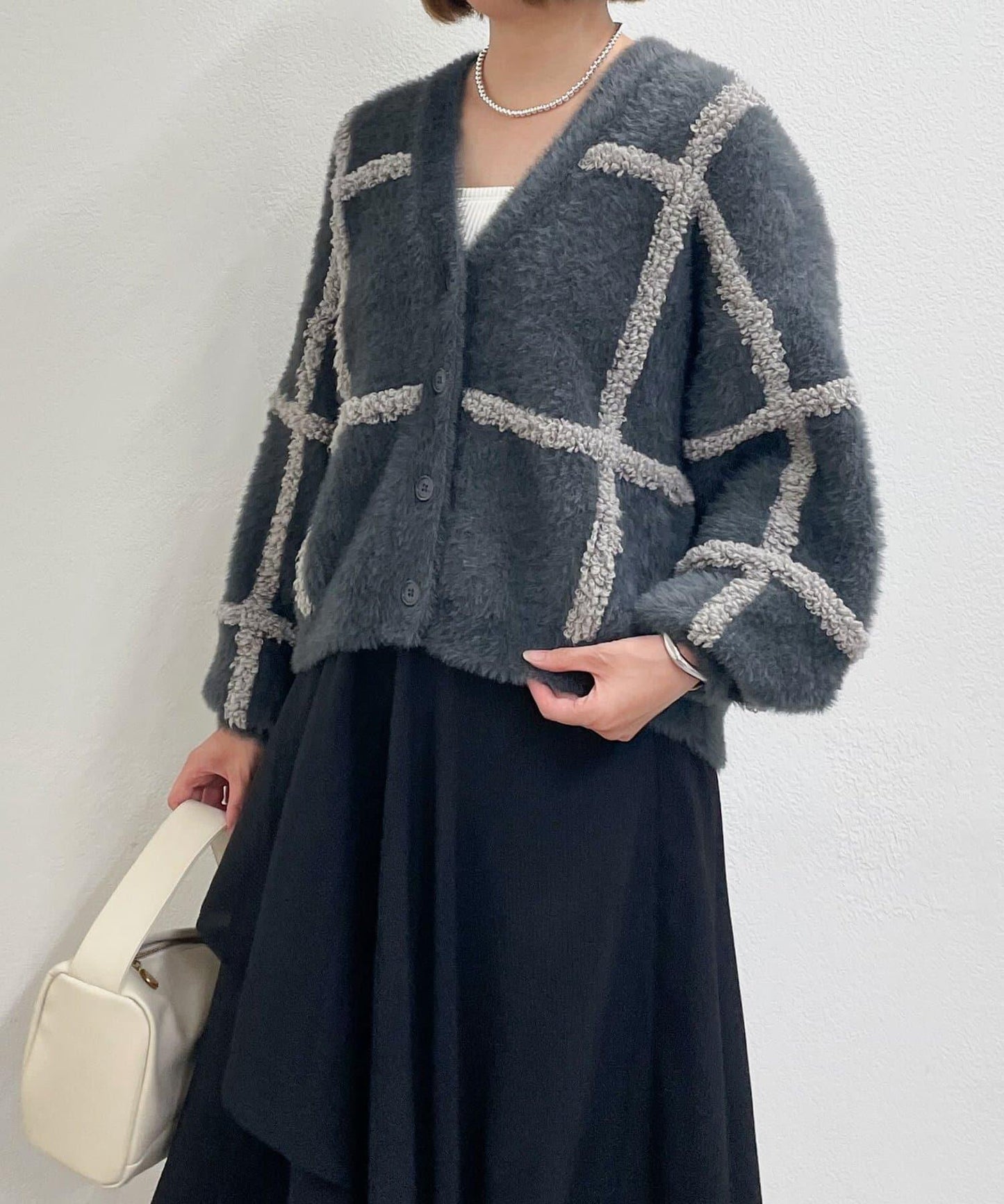 《主役級單品》V領提花開衫