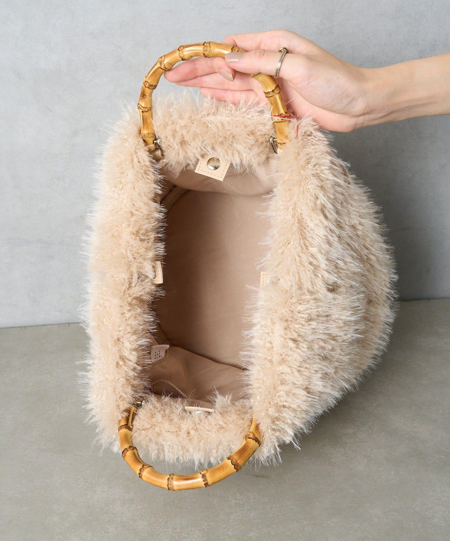 FUR BAMBOO TOTE 毛絨竹柄托特包