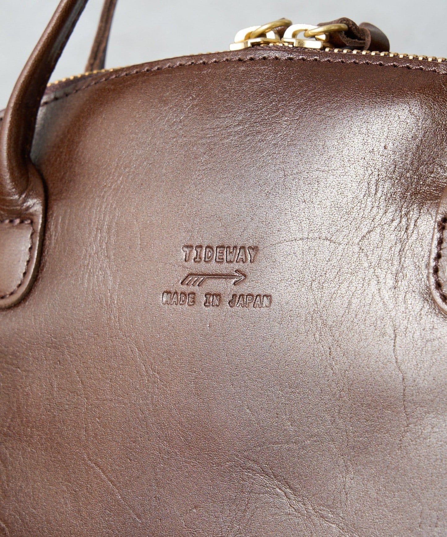 輕量真皮波士頓包