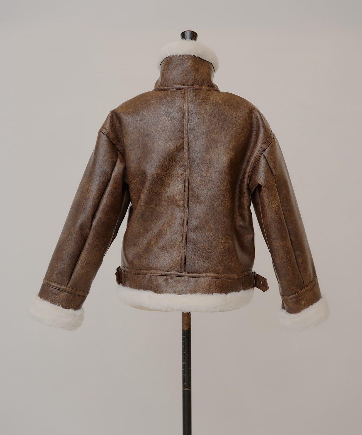 10月23日(週四)0點開售【ゆっぴ聯名企劃】仿毛皮短款機車夾克