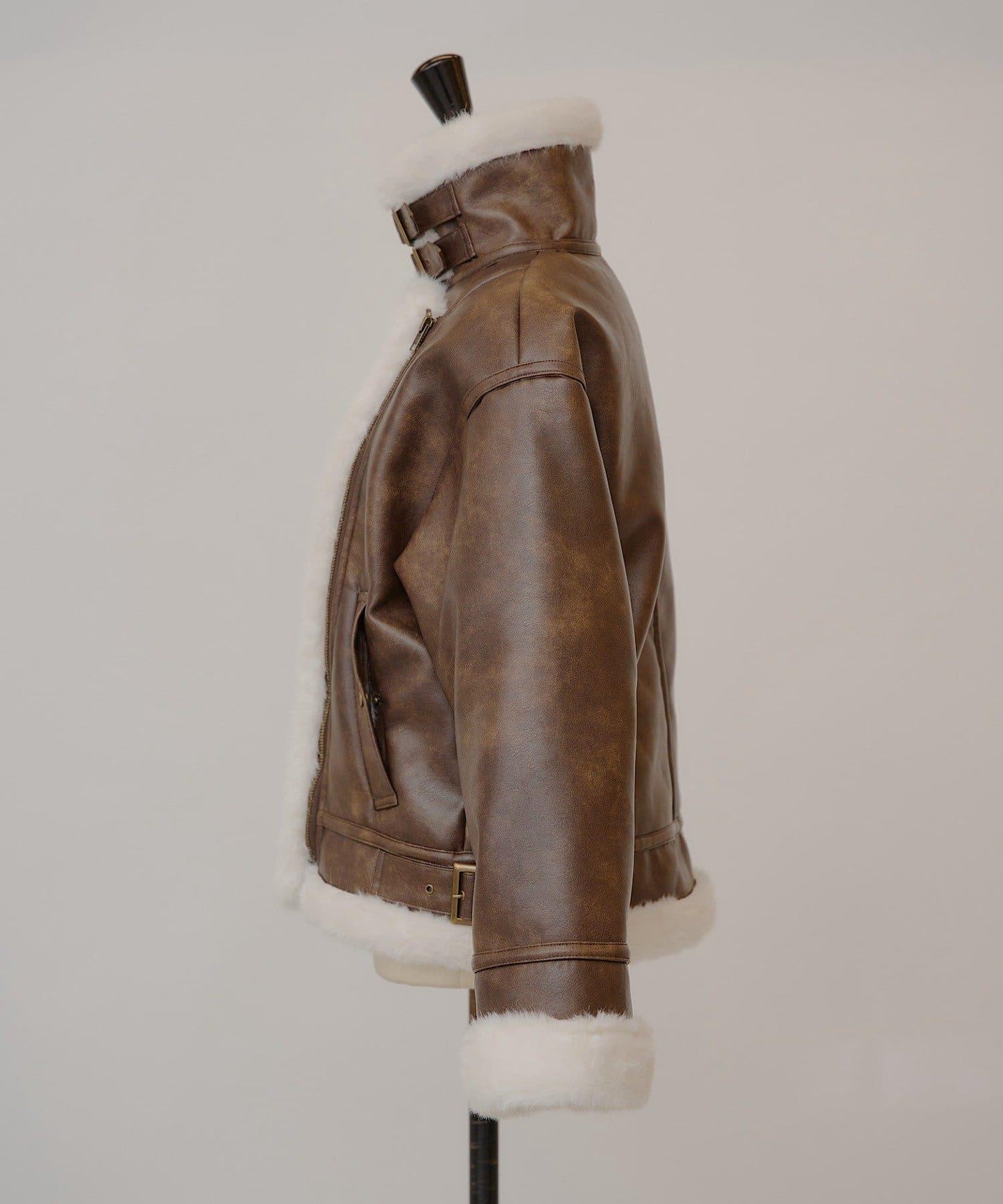 10月23日(週四)0點開售【ゆっぴ聯名企劃】仿毛皮短款機車夾克