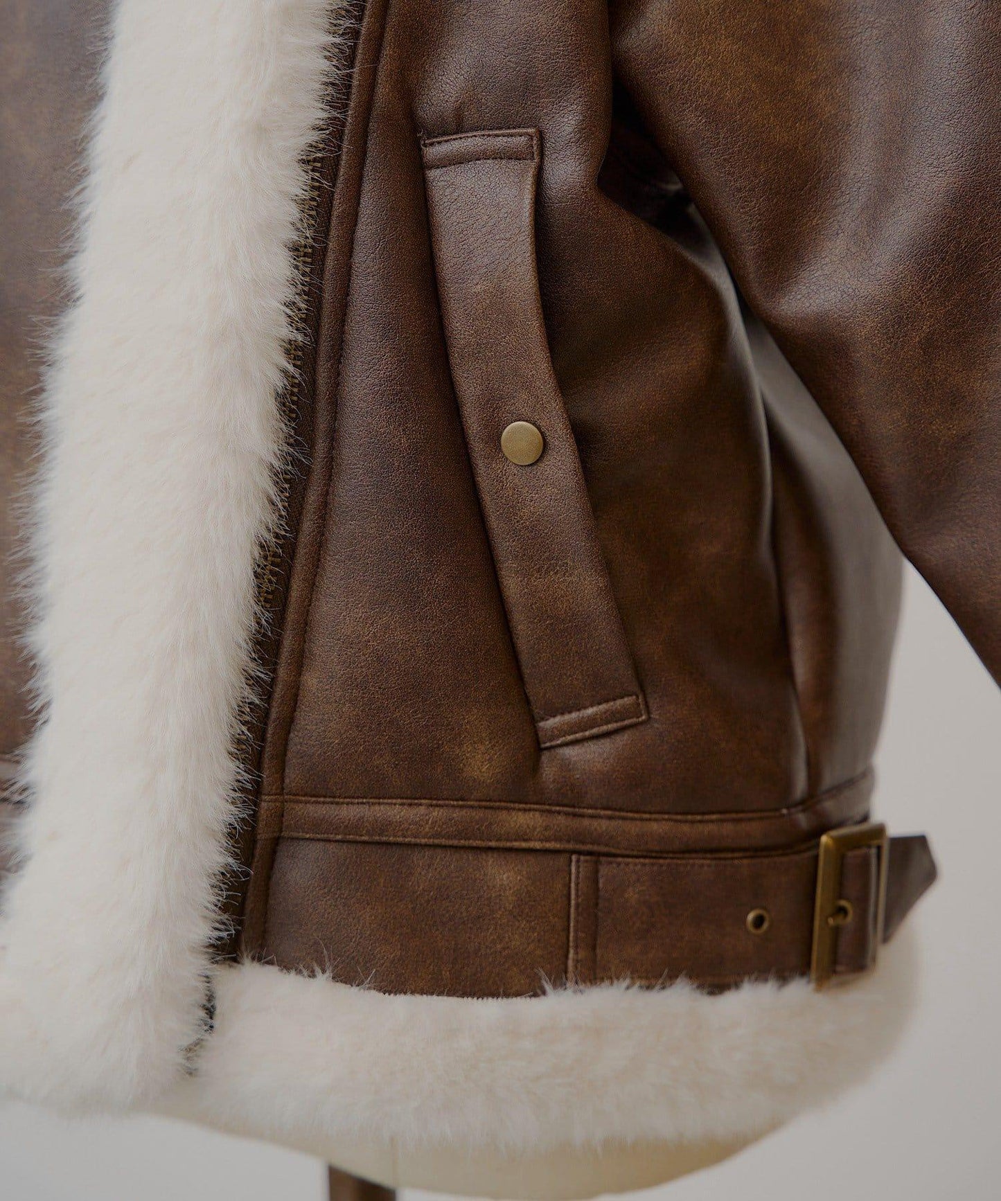 10月23日(週四)0點開售【ゆっぴ聯名企劃】仿毛皮短款機車夾克