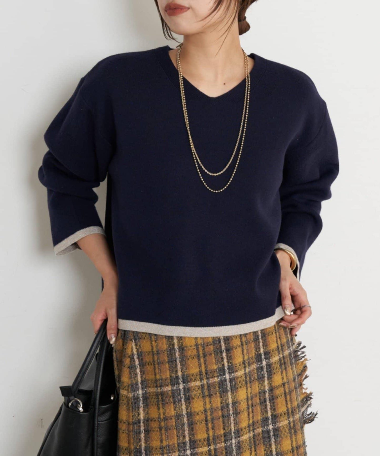 亮絲線V領針織衫