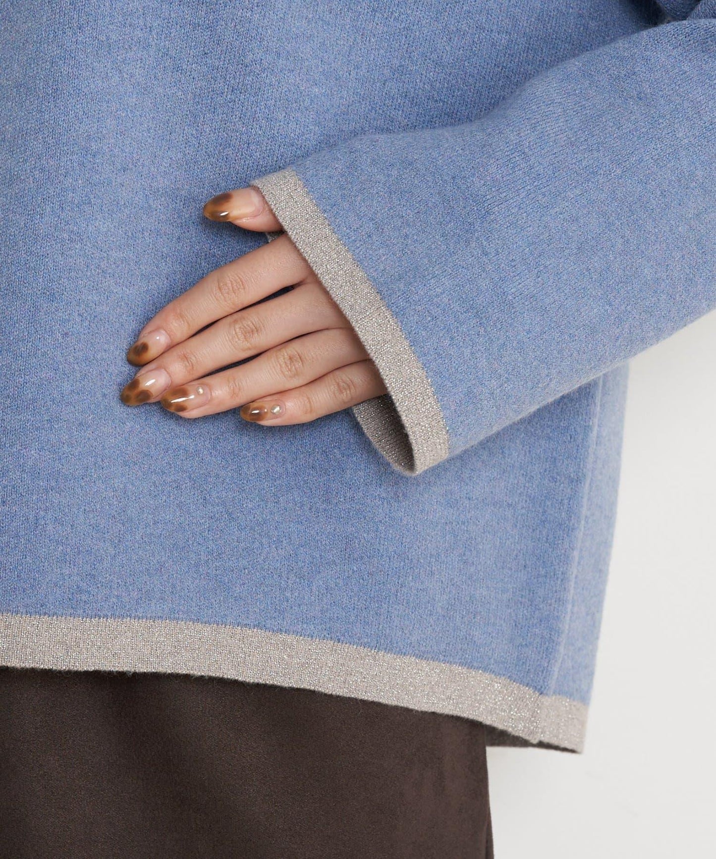 亮絲線V領針織衫