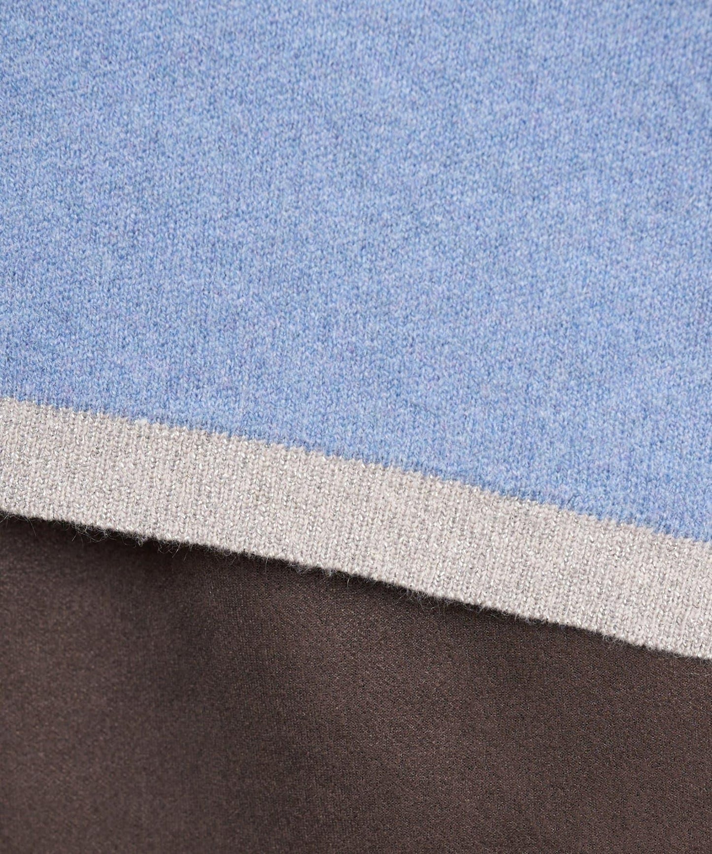 亮絲線V領針織衫